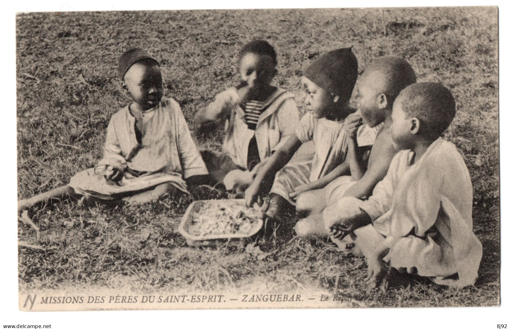 CPA Afrique - Missions Des Pères Du Saint-Esprit - ZANGUEBAR - Le Repas Des Enfants - Unclassified