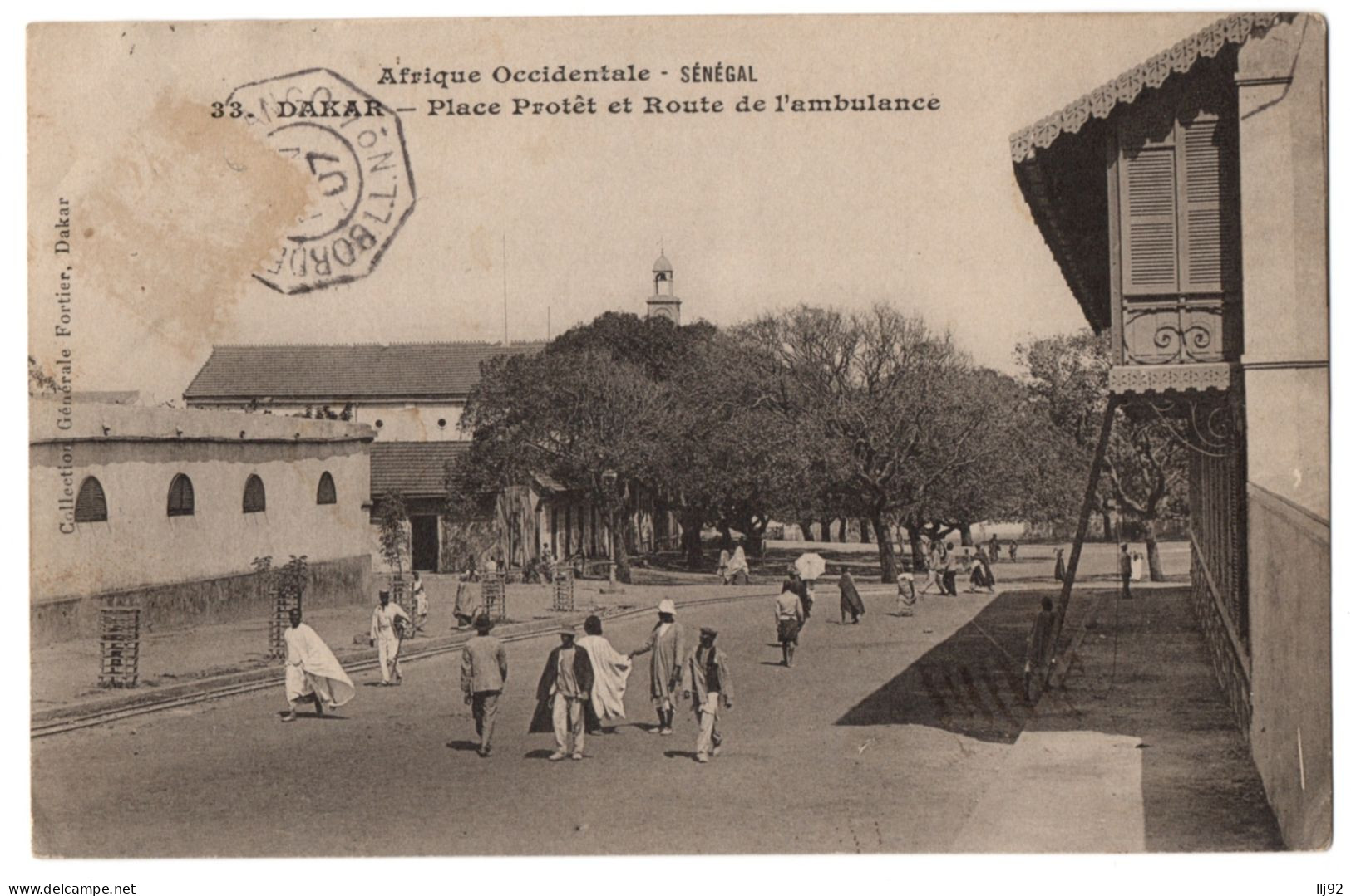 CPA SENEGAL - 33. Afrique Occidentale. DAKAR. Place Protêt Et Route De L'Ambulance - Ed. Fortier - Sénégal