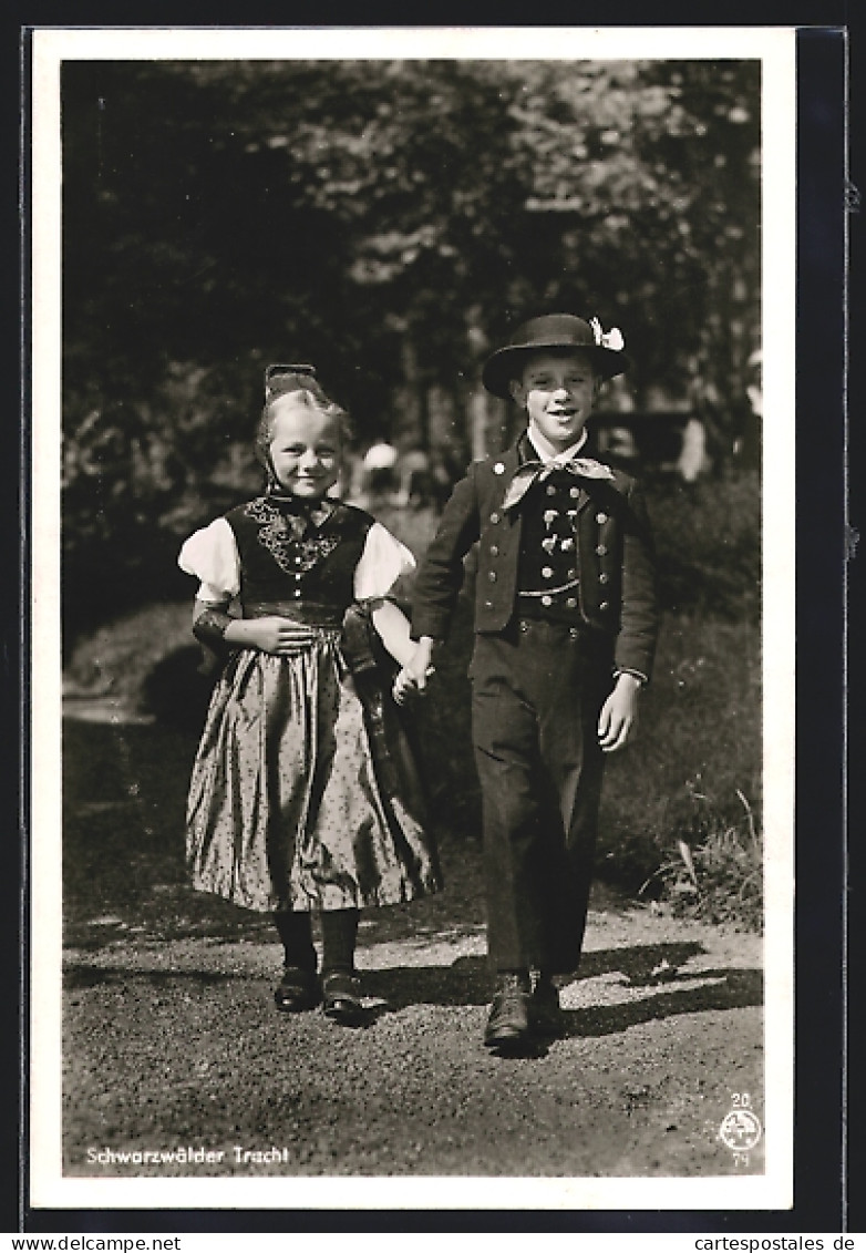 AK Kinder In Schwarzwälder Tracht  - Costumes
