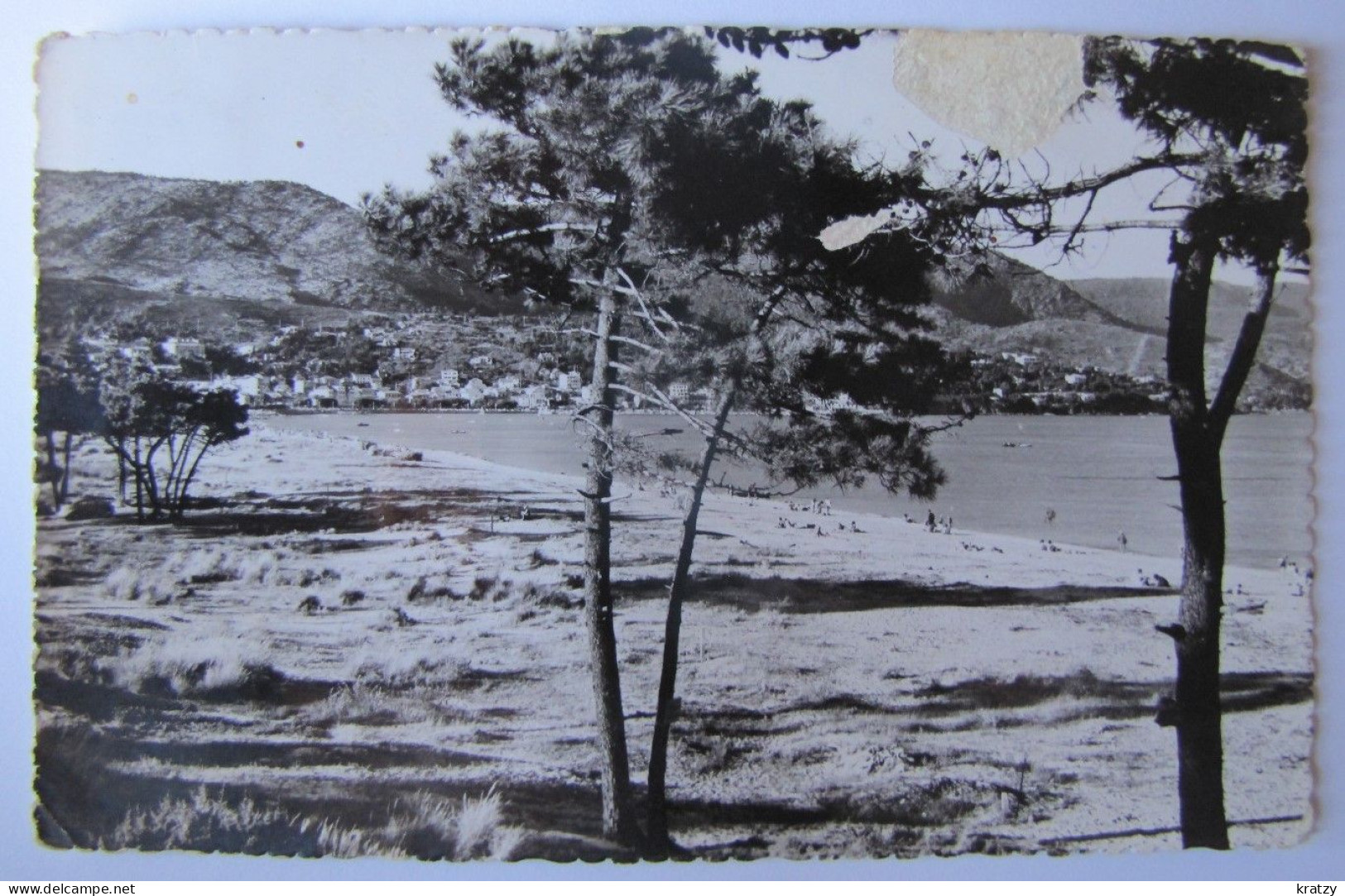 FRANCE - VAR - LE LAVANDOU - La Plage Vue De Gouron - 1959 - Le Lavandou