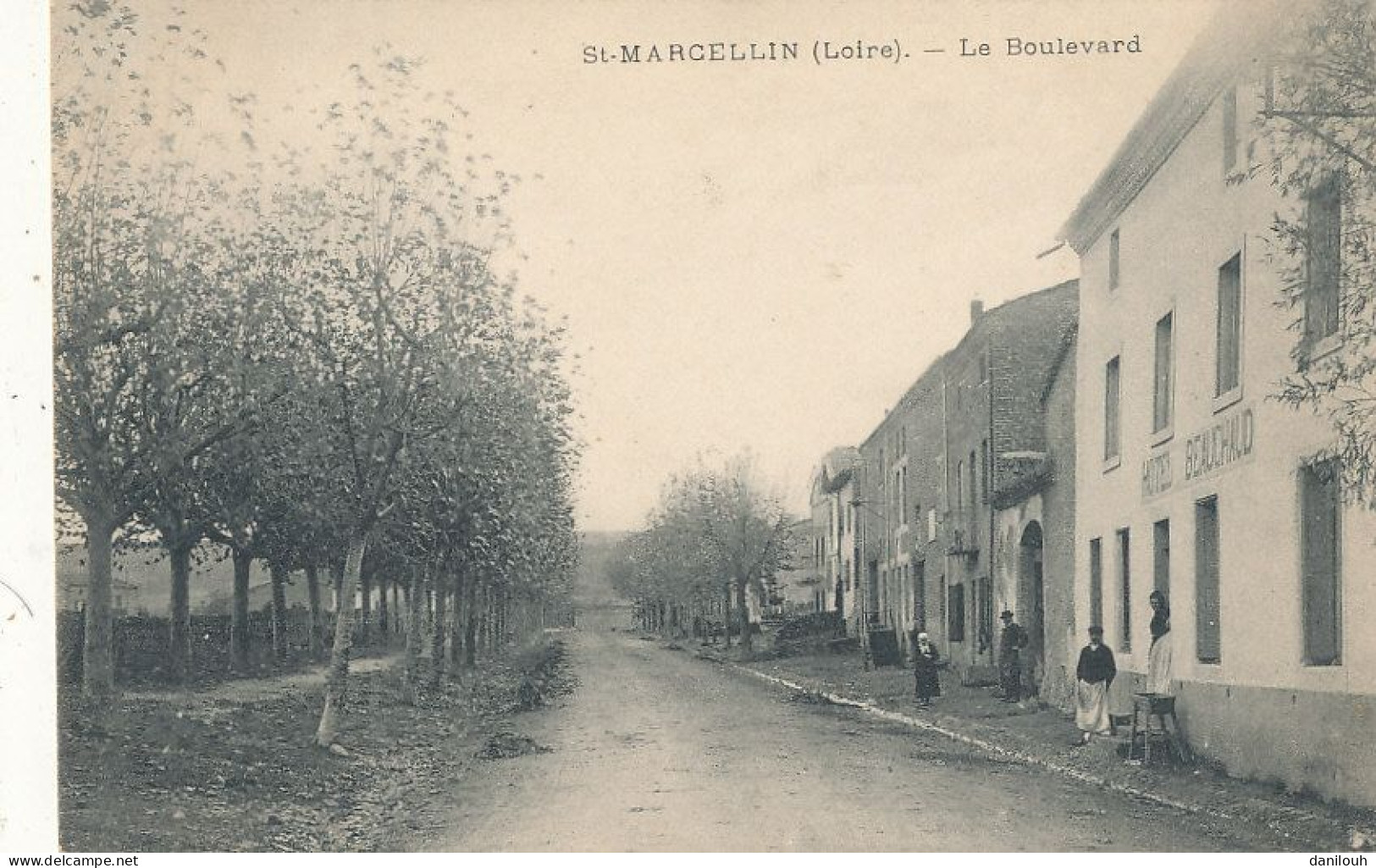 42 / SAINT MARCELLIN   Le Boulevard   Hotel Beauchaud à Droite - Sonstige & Ohne Zuordnung