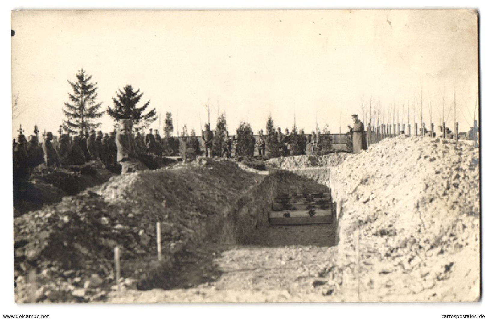 10 Photos 1.WK,  vue de Saint-Morel, Trauerzug & Beerdigung Inf.-Rgt. 111, Kriegsgrab & Feldgeistlicher 1918 