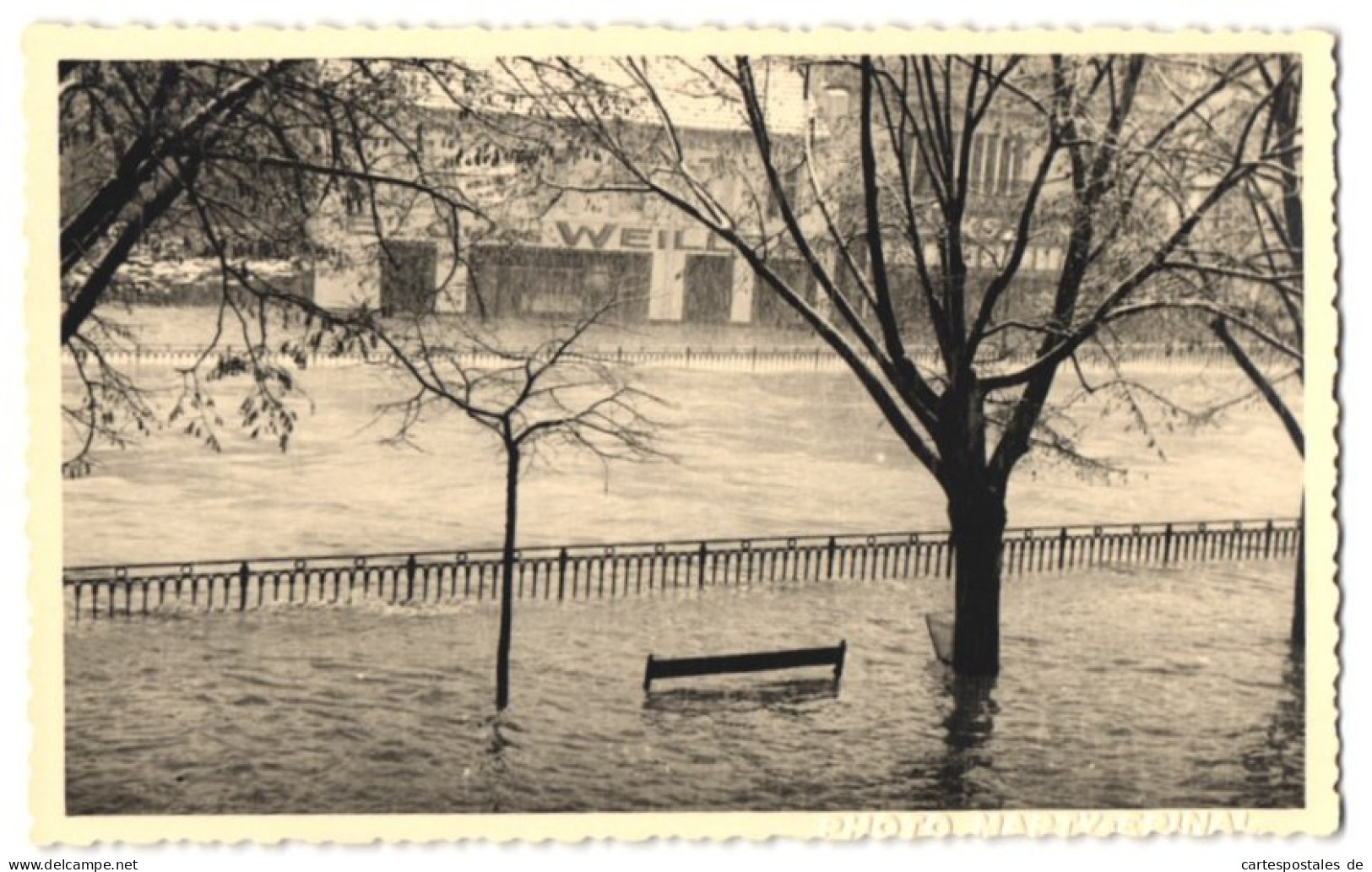 14 Photos Photographe inconnu,  vue de Epinal, inondation / Überschwemmung 1947, überflutete Strassen im Ort 