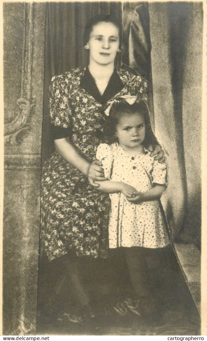 Annonymous Persons Souvenir Photo Social History Portraits & Scenes Mother And Girl - Photographs