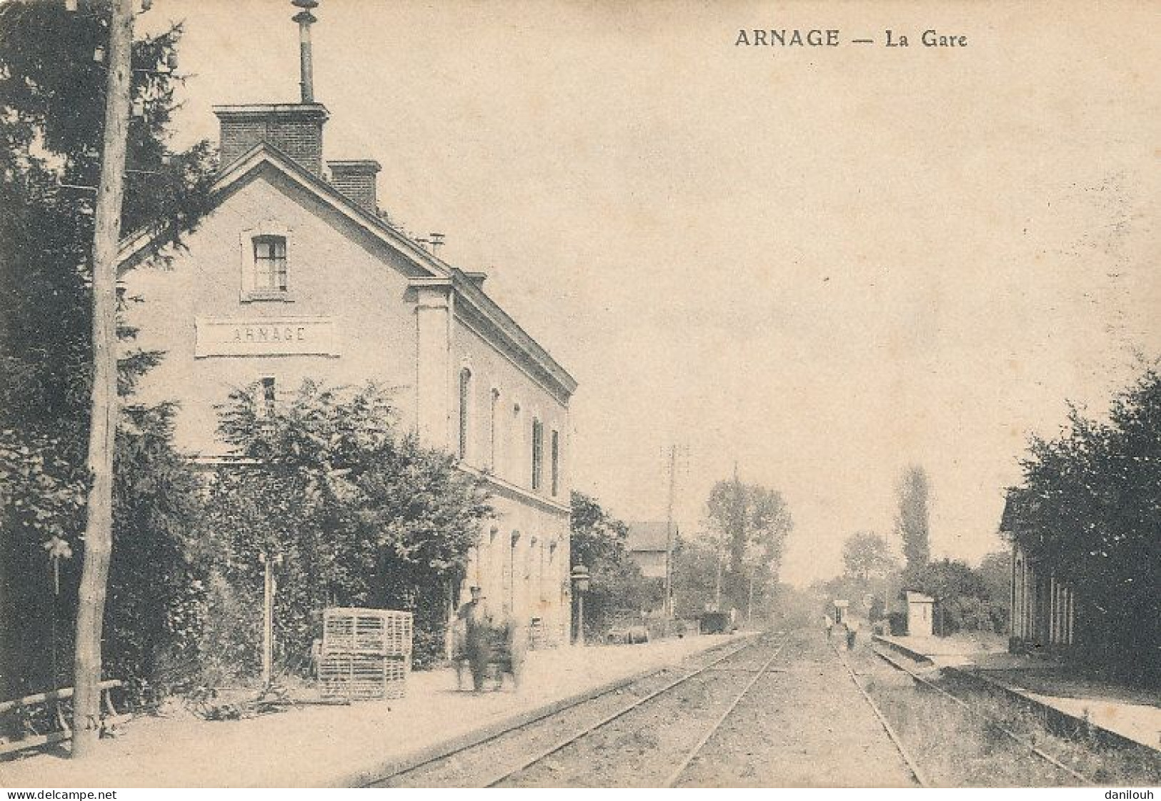 72 // ARNAGE    La Gare  / Cachet Indice III Au Verso - Autres & Non Classés