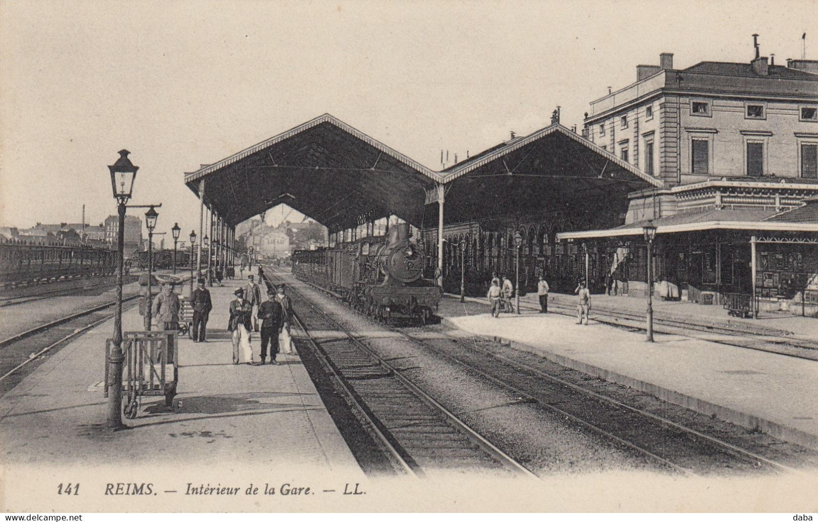 Reims.  Intérieur De La Gare. - Reims