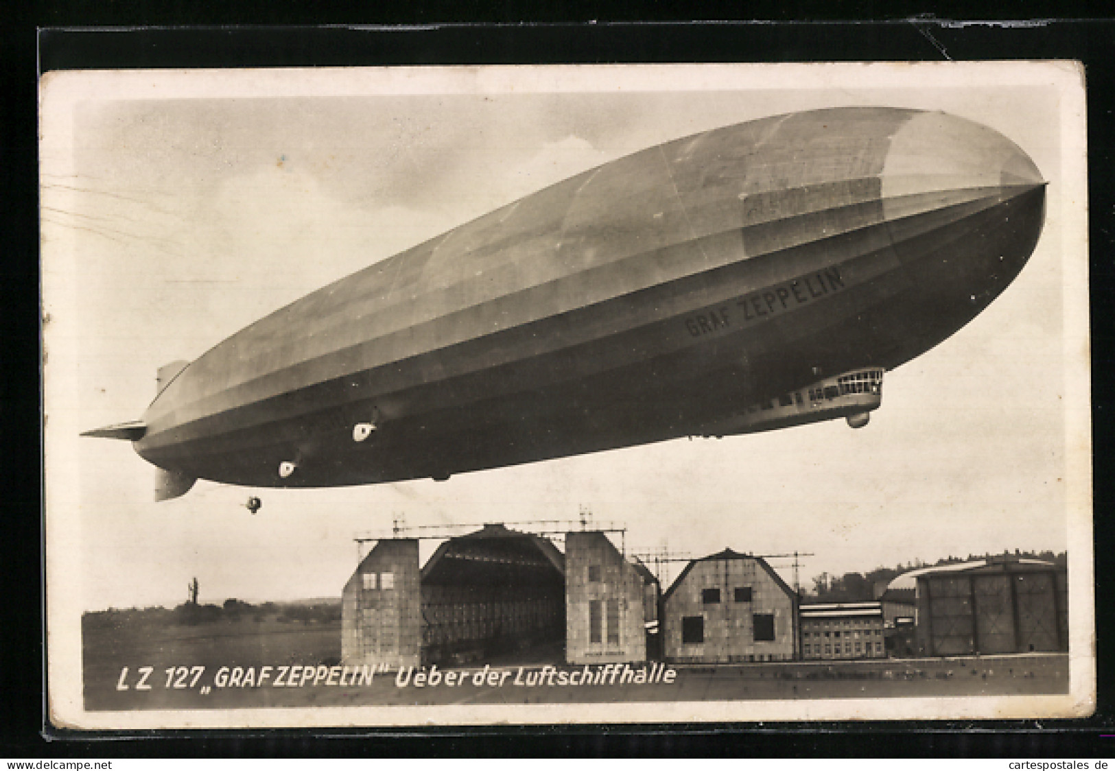 AK Friedrichshafen, Luftschiff  Graf Zeppelin In Der Luft Vor Dem Ersten Start 1928  - Dirigeables