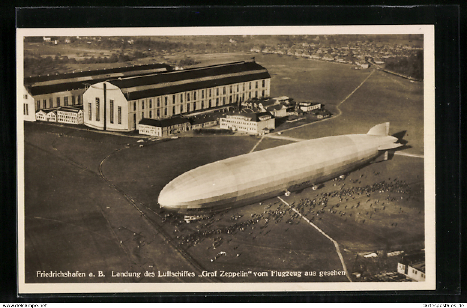 AK Friedrichshafen, Landung Des Luftschiffs Graf Zeppelin Vom Flugzeug Aus Gesehen  - Dirigeables