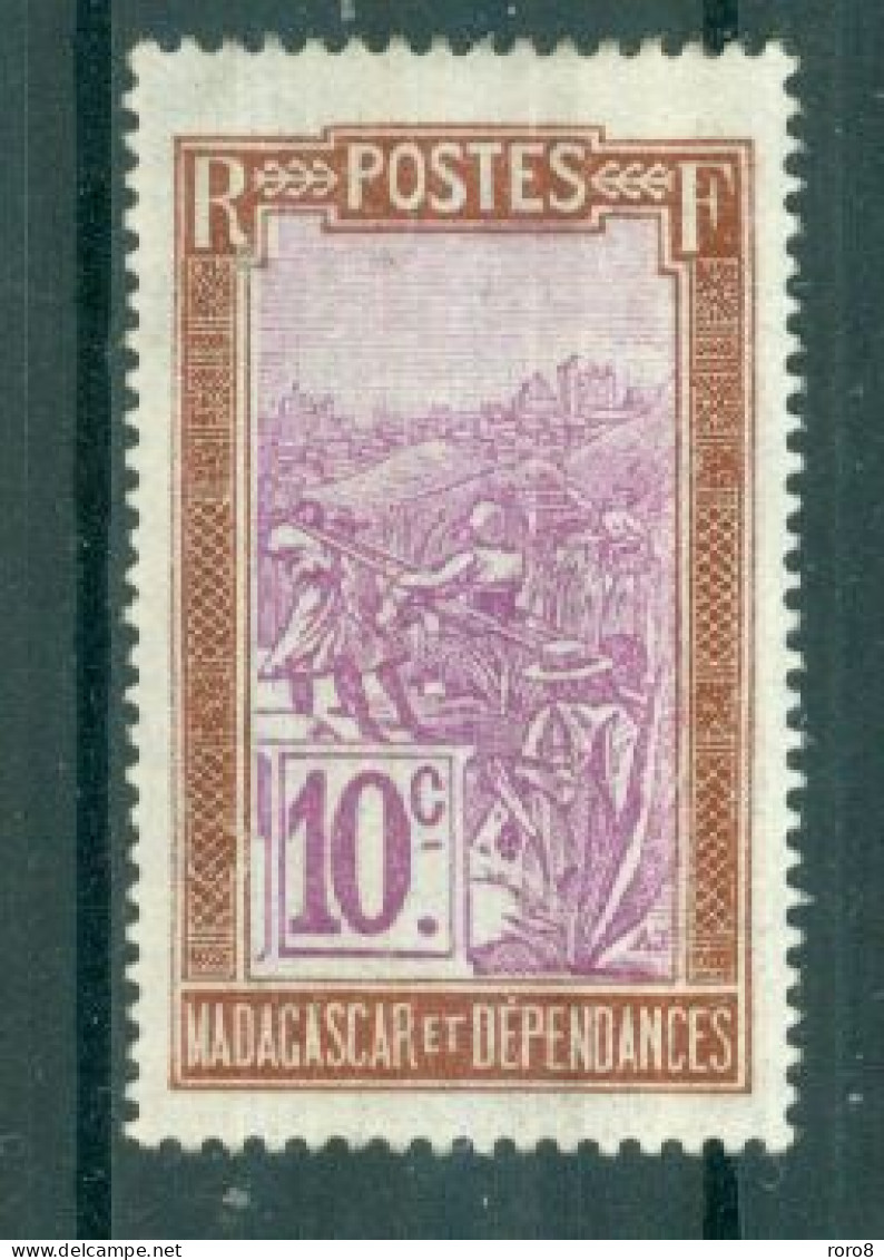 MADAGASCAR - N° 98* MH Trace De Charnière SCAN DU VERSO - Transport En Filanzane. - Unused Stamps