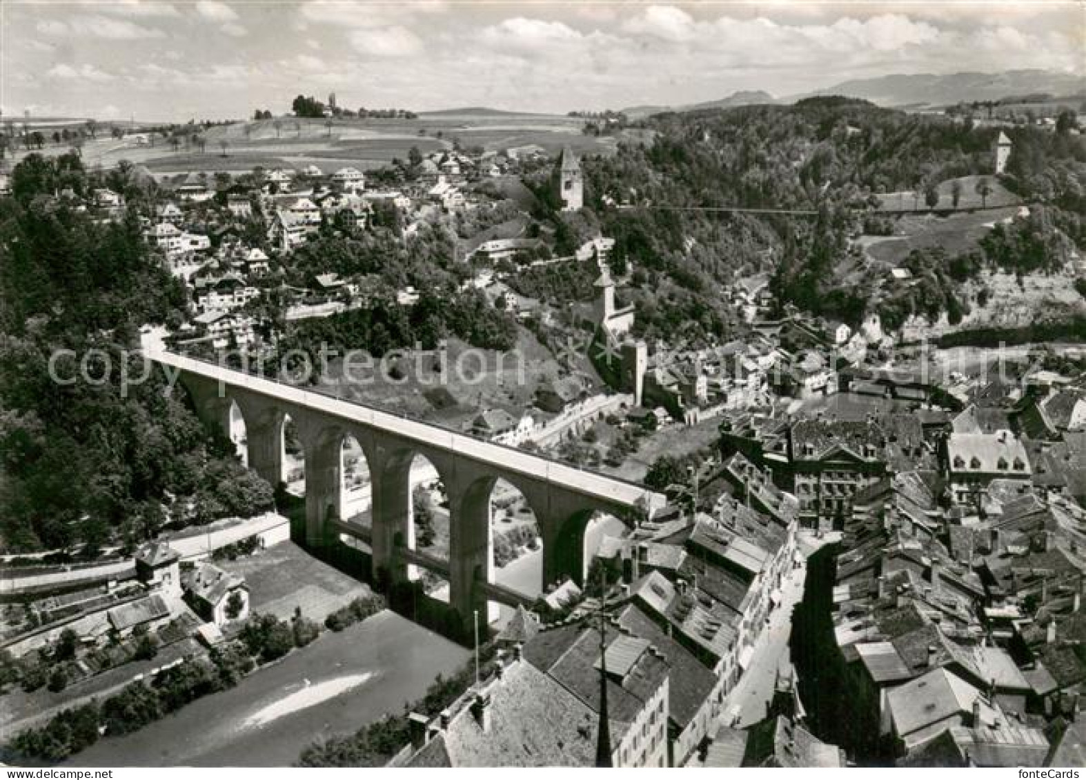 13727284 Fribourg FR Schoenberg Pont De Zaehringen Et Pont Suspendu Fribourg FR - Autres & Non Classés