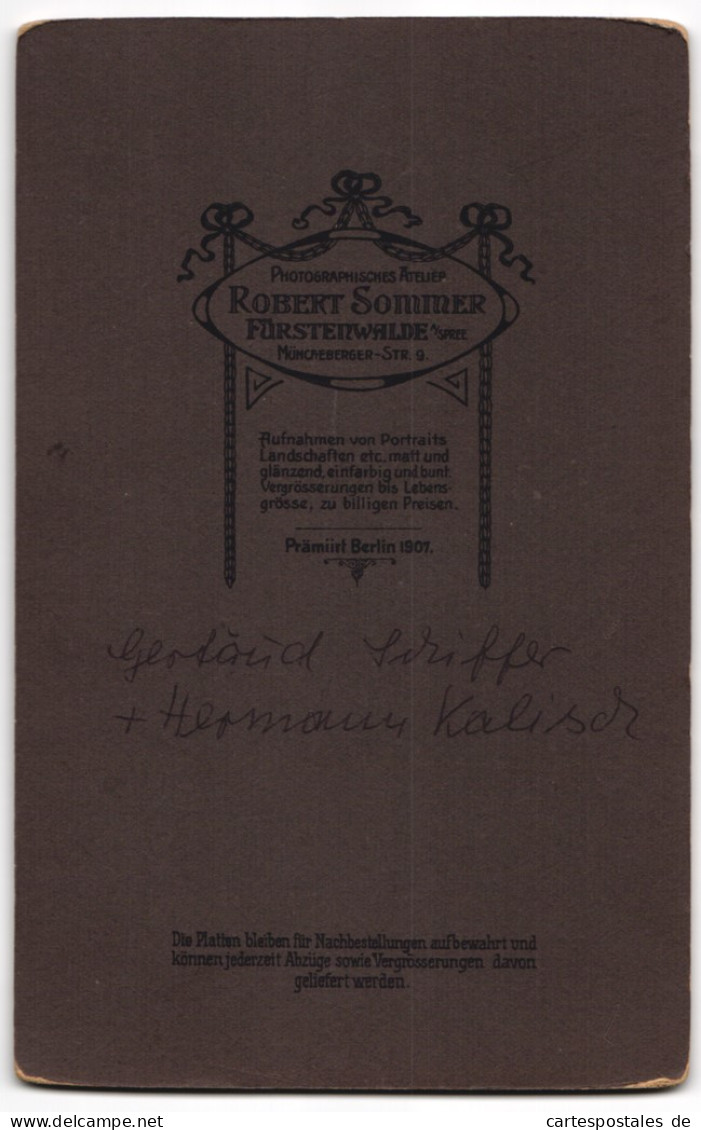 Fotografie Robert Sommer, Fürstenwalde A. Sp., Müncheberger-Str. 9, Gertraud Schiffer Und Hermann Kalisch Arm In Arm  - Personas Anónimos