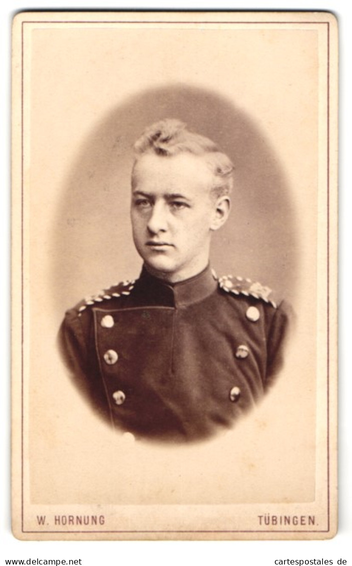 Fotografie W. Hornung, Tübingen, Uhlandstr. 11, Th. Brekmann In Uniform Mit Ernstem Gesichtsausdruck  - Personas Anónimos