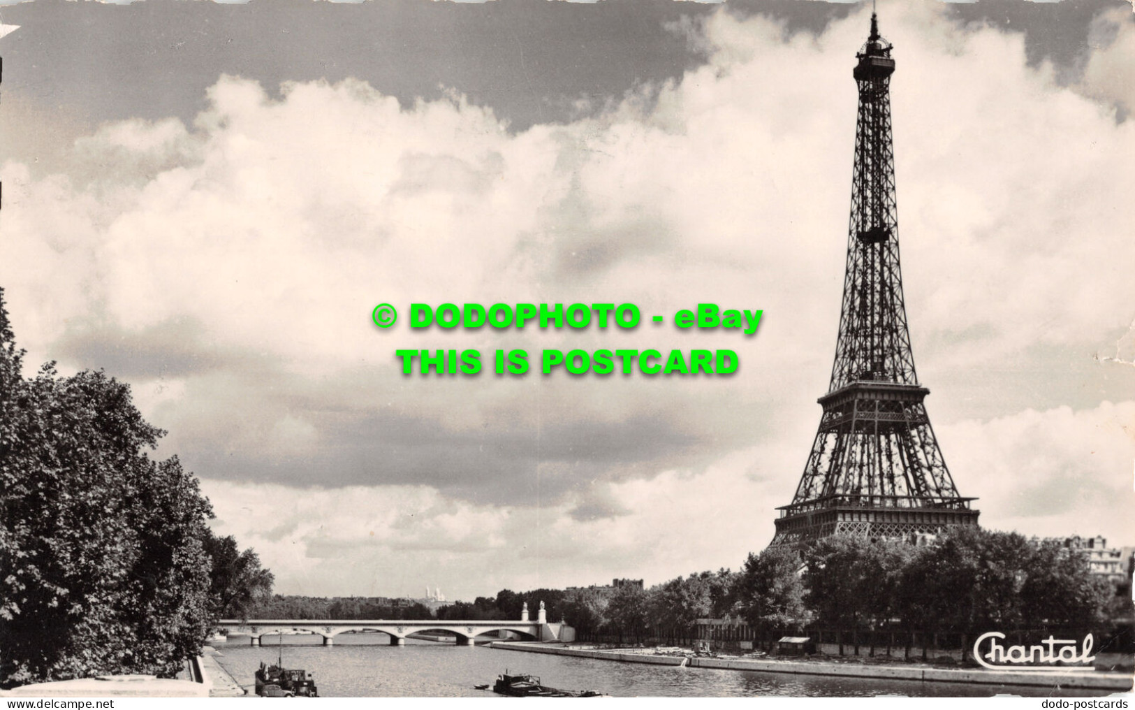 R512370 Paris. La Tour Eiffel. Chantal. Postcard - Welt