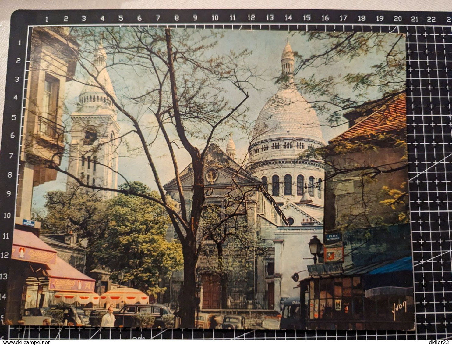 MAXI CARTE MONTMARTRE  PLACE DU TERTRE CAMION DANONE AUTOMOBILE - Autres Monuments, édifices