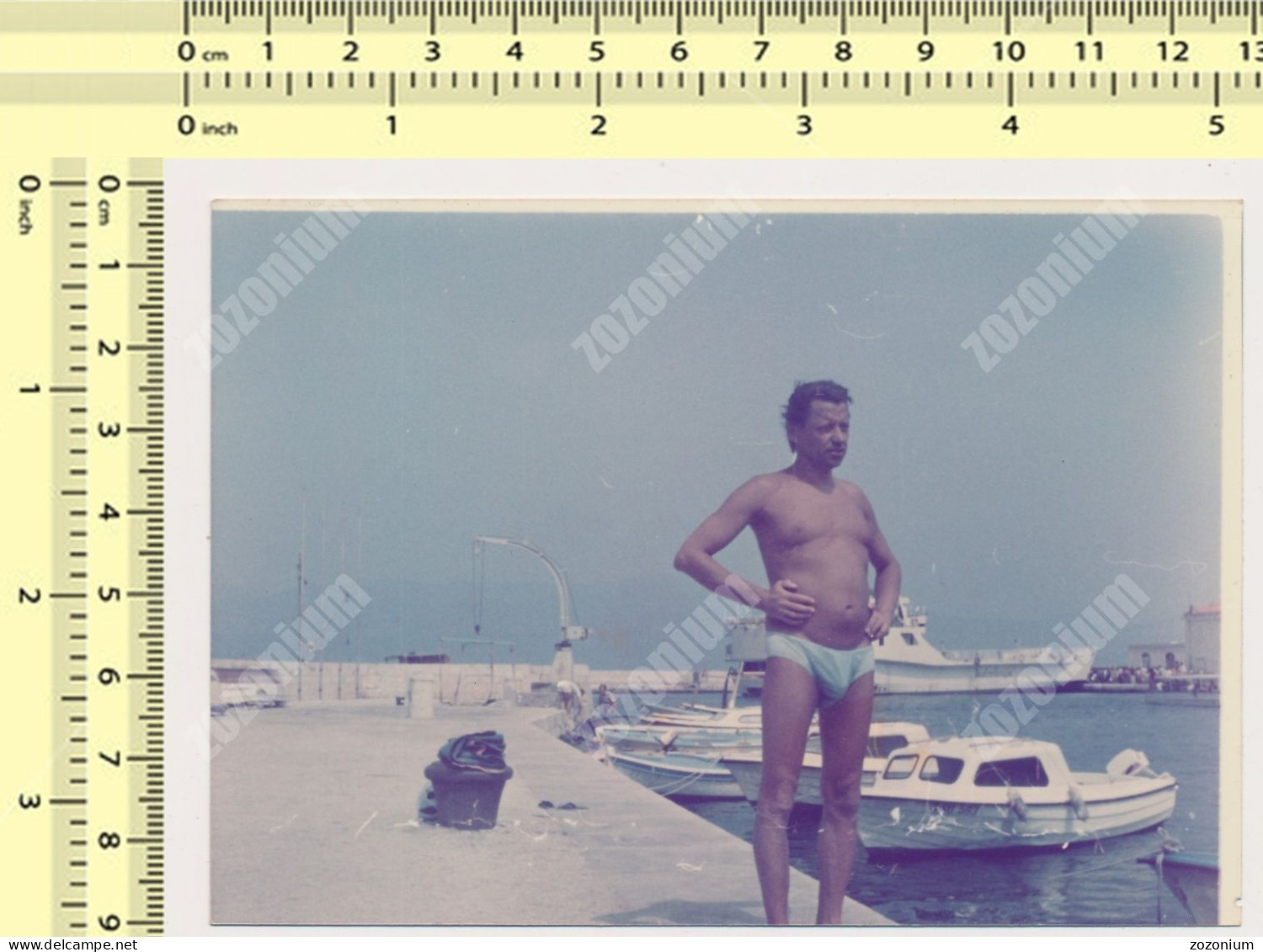 REAL PHOTO Shirtless Bulge Man On Beach Homme Nu Sur Plage Old  Photo SNAPSHOT - Anonyme Personen