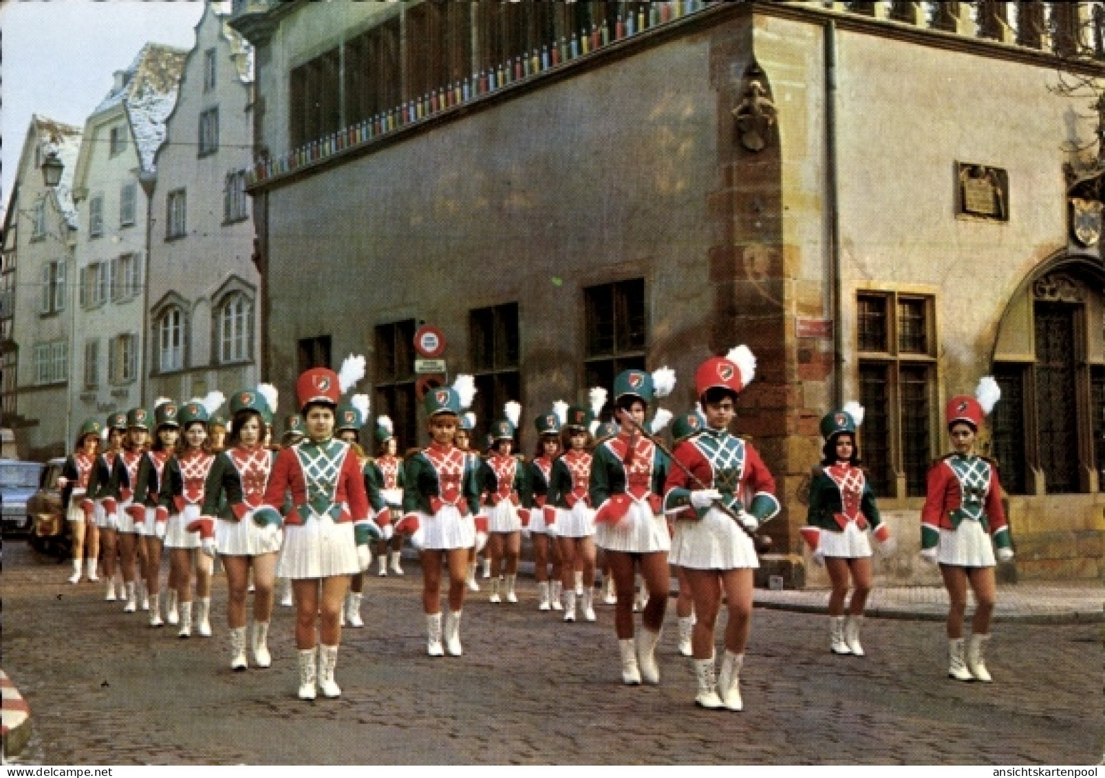 CPA Colmar, Majorette, Tänzerinnen In Uniformen, Karneval - Historische Figuren