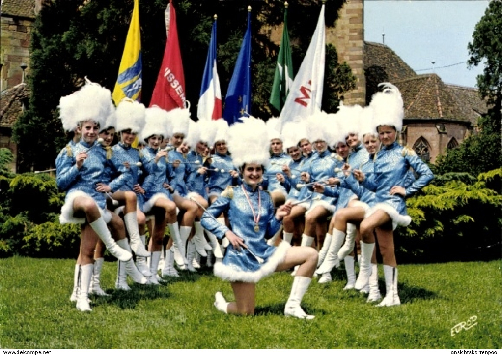 CPA Wissembourg, Majorette, Tänzerinnen In Uniformen, Fahnen - Personnages Historiques
