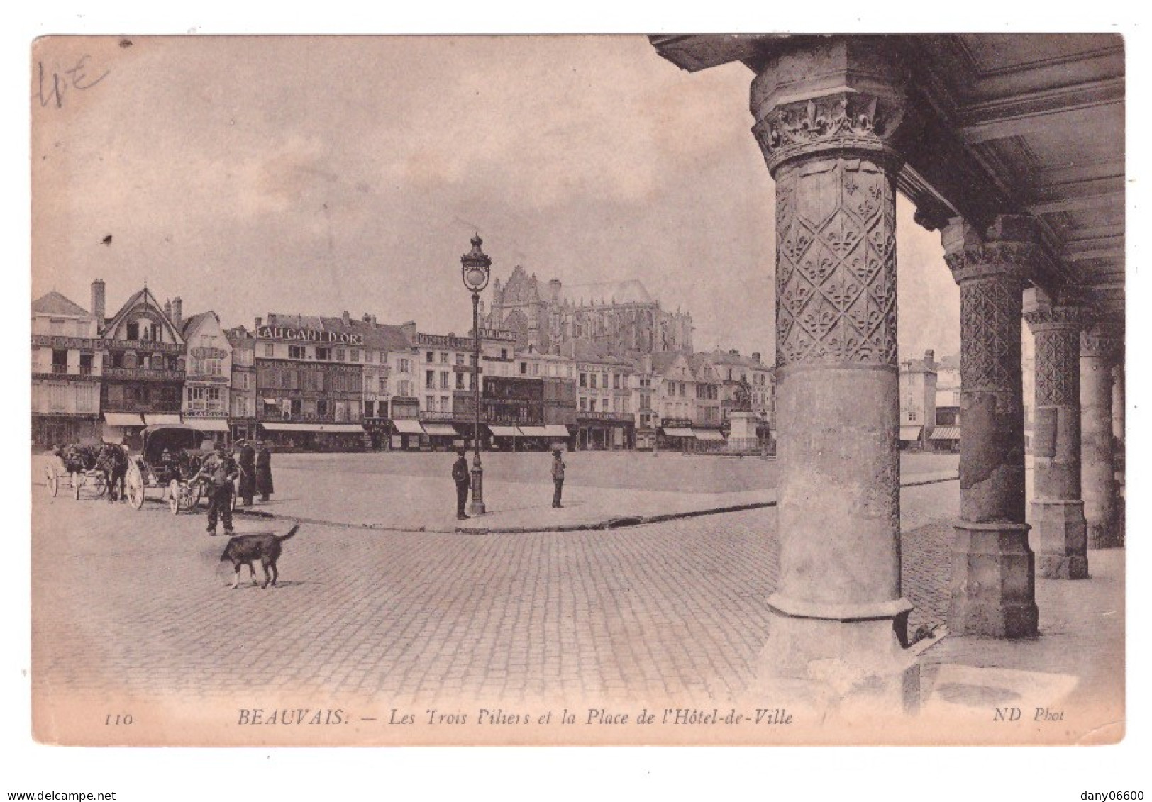 BEAUVAIS Les Trois Piliers Et La Place De L'Hotel De Ville  (carte Animée) - Beauvais