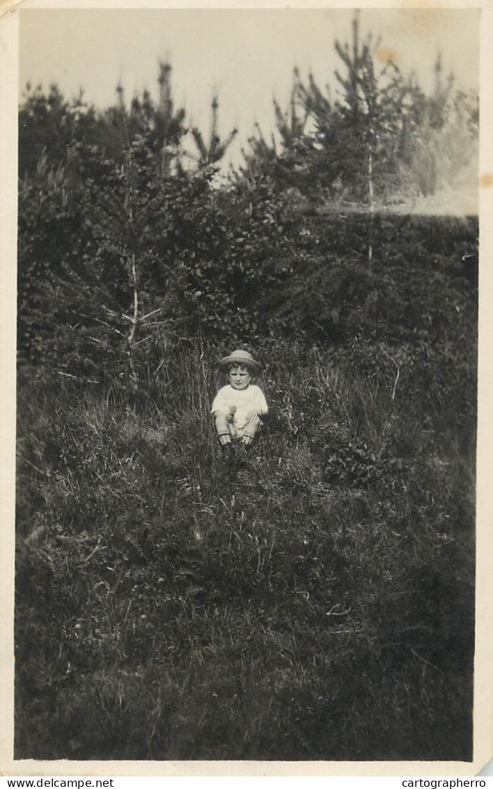 Annonymous Persons Souvenir Photo Social History Portraits & Scenes Baby In Nature - Photographie