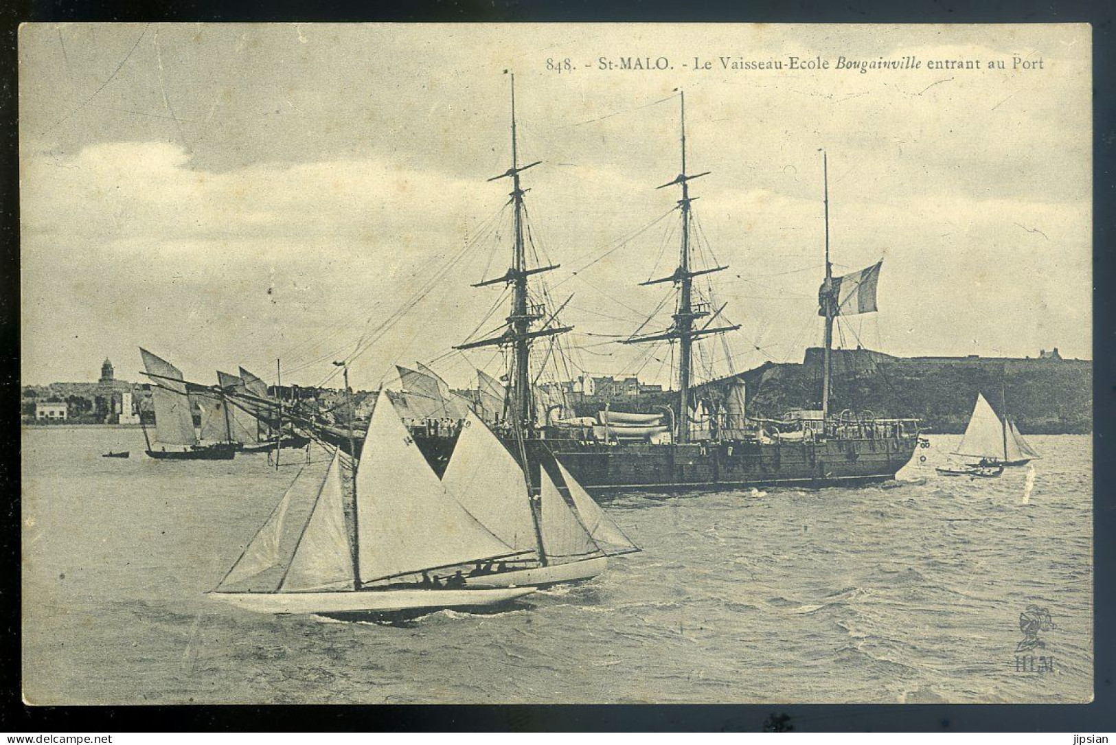 Cpa Du 35 Saint Malo , Le Vaisseau Ecole Bougainville Entrant  Au Port   STEP188 - Saint Malo