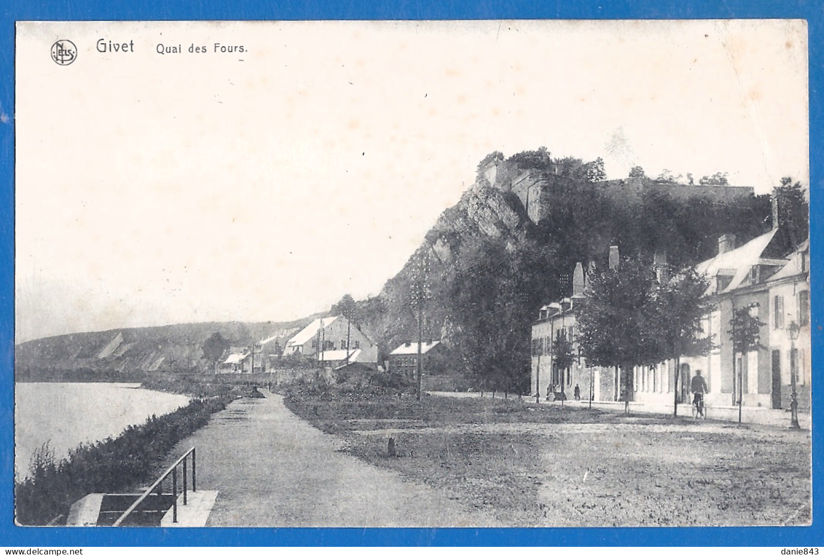 CPA  - ARDENNES - GIVET - QUAI DES FOURS - Givet