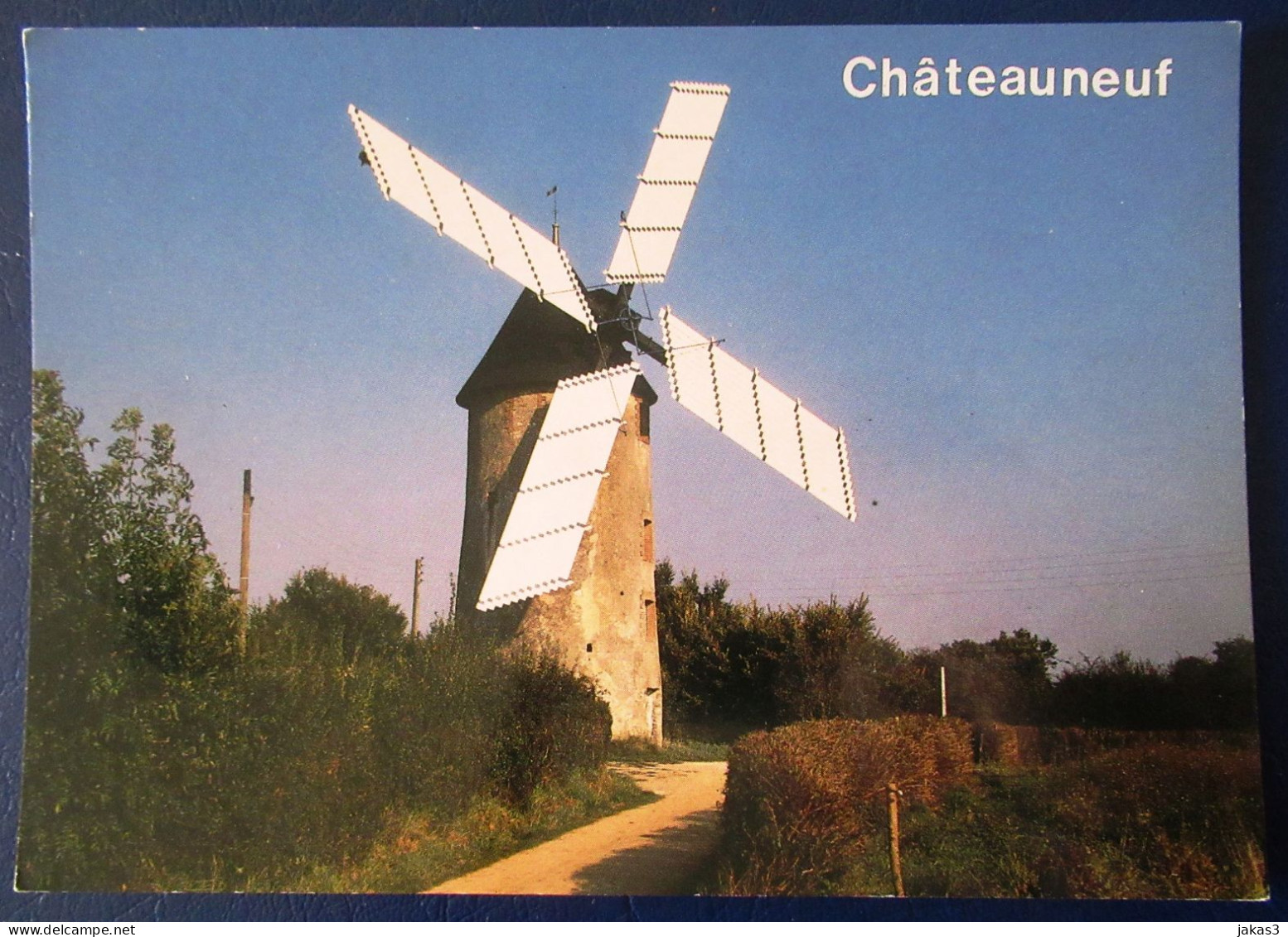 CPM CARTE POSTALE  LE MOULIN DE CHATEAUNEUF    ( VENDEE   - 85  ) - Windmills