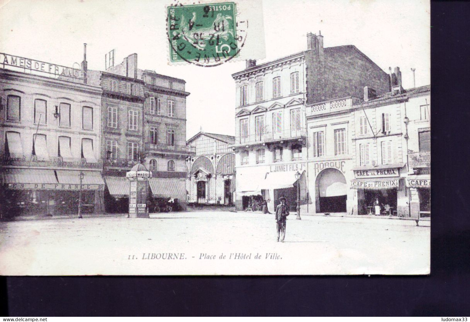 Libourne,place De L'hotel De Ville Kiosque Maggi - Libourne