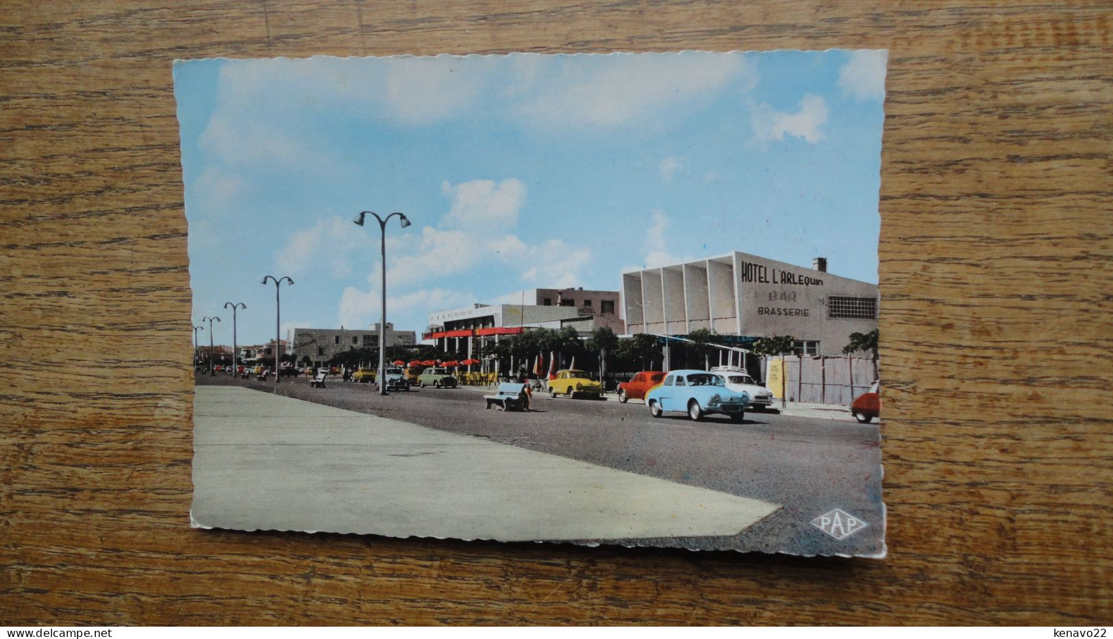 Narbonne-plage , Boulevard Du Front De Mer "" Carte Animée Belles Voitures D'époque "" "" Beaux Timbre Et Cachets "" - Narbonne