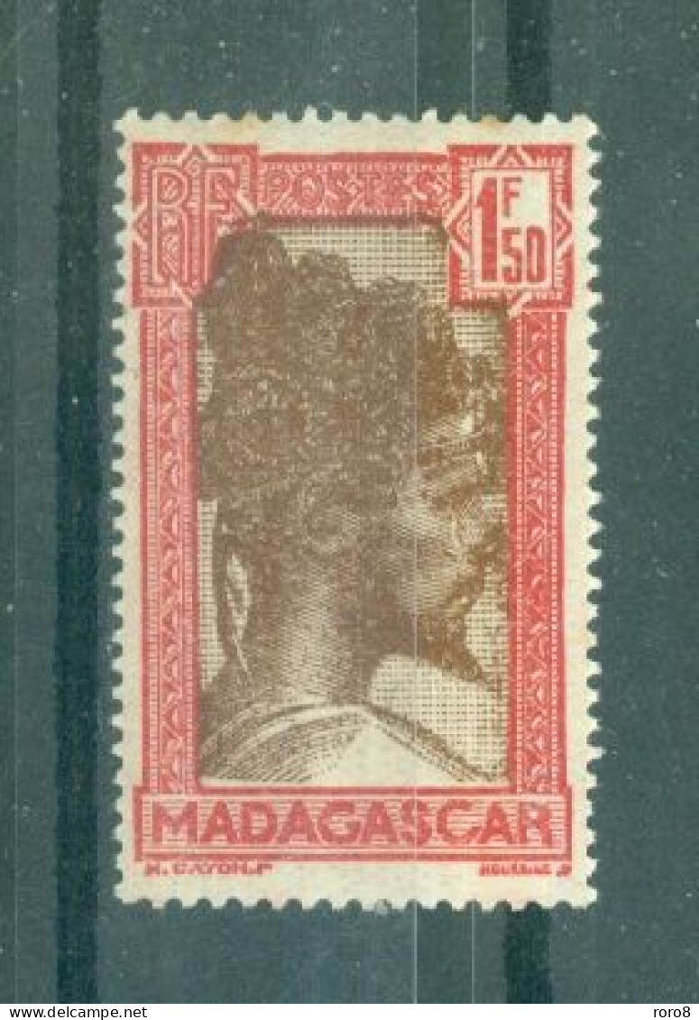 MADAGASCAR - N°176A* MH Trace De Charnière SCAN DU VERSO - Chef Sakalave. - Nuevos