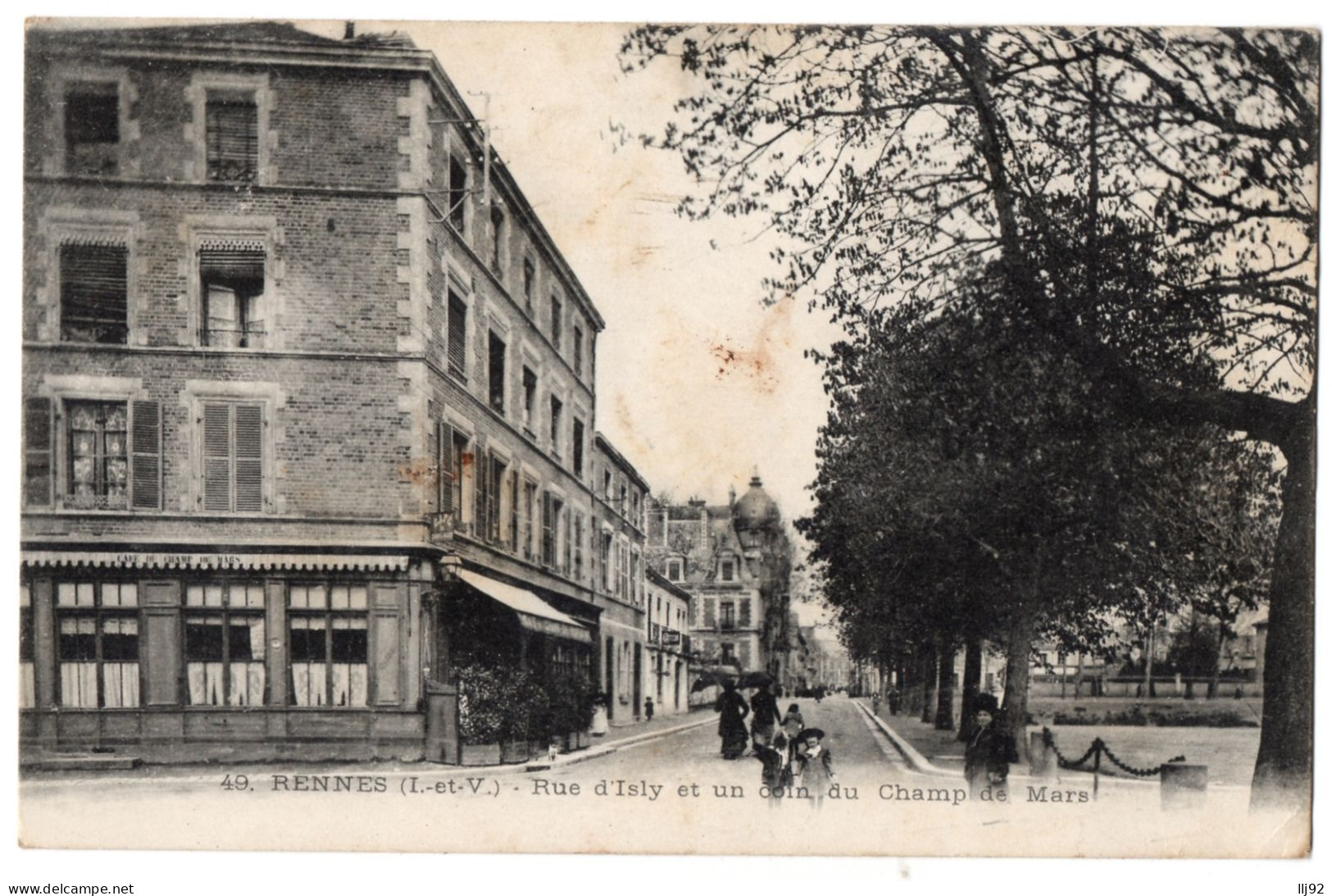 CPA 35 - RENNES (Ille Et Vilaine) - 49. Rue D'Isly Et Un Coin Du Champ De Mars - Rennes