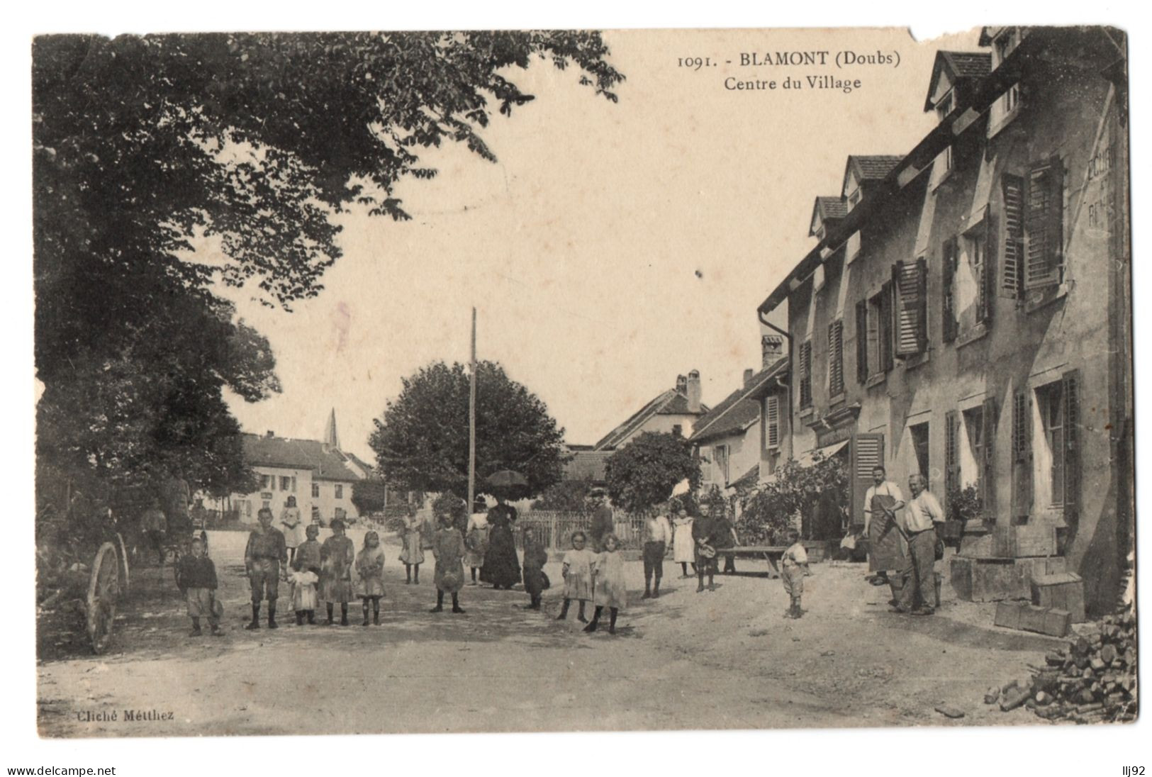 CPA 25 - BLAMONT (Doubs) - 1091. Centre Du Village (animée) - Peu Courante - Altri & Non Classificati