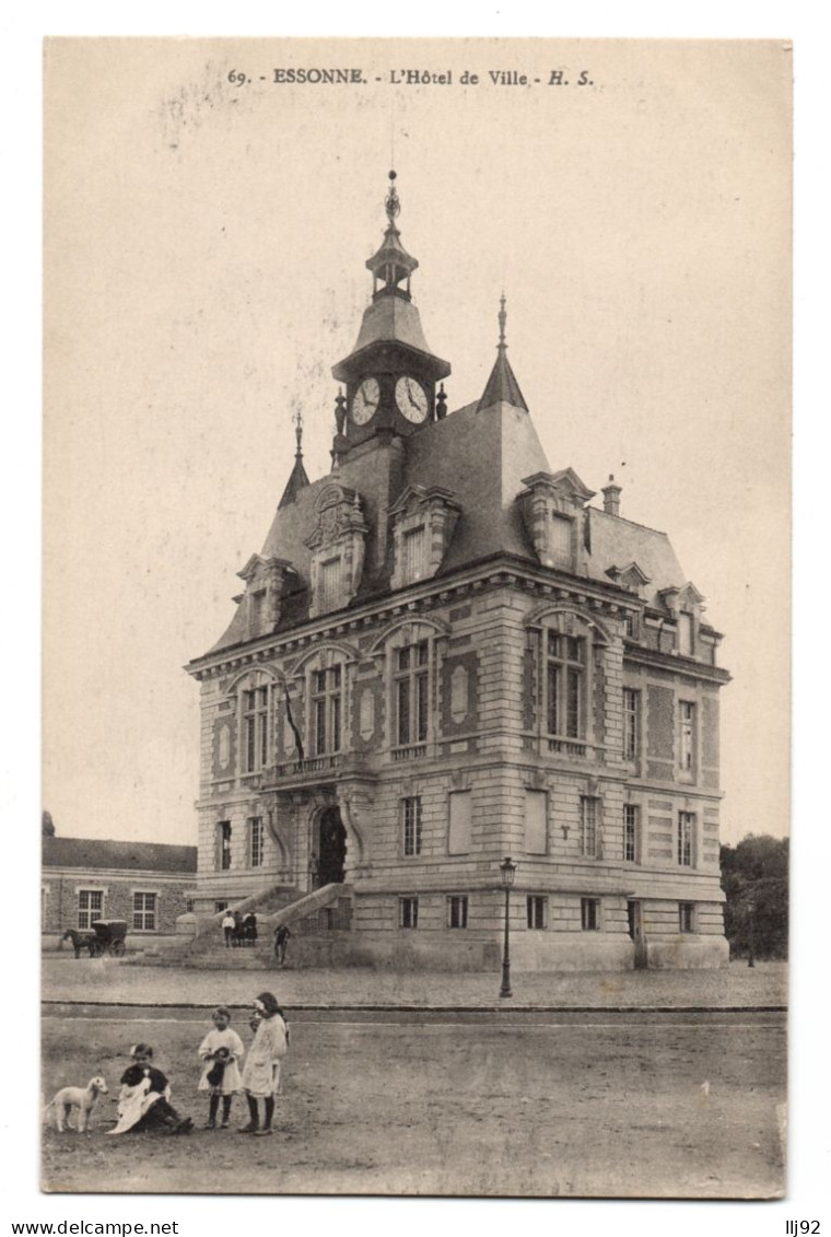 CPA 91 - ESSONNES (Essonne) - 69. L'Hôtel De Ville (petite Animation) - H. S. - Essonnes