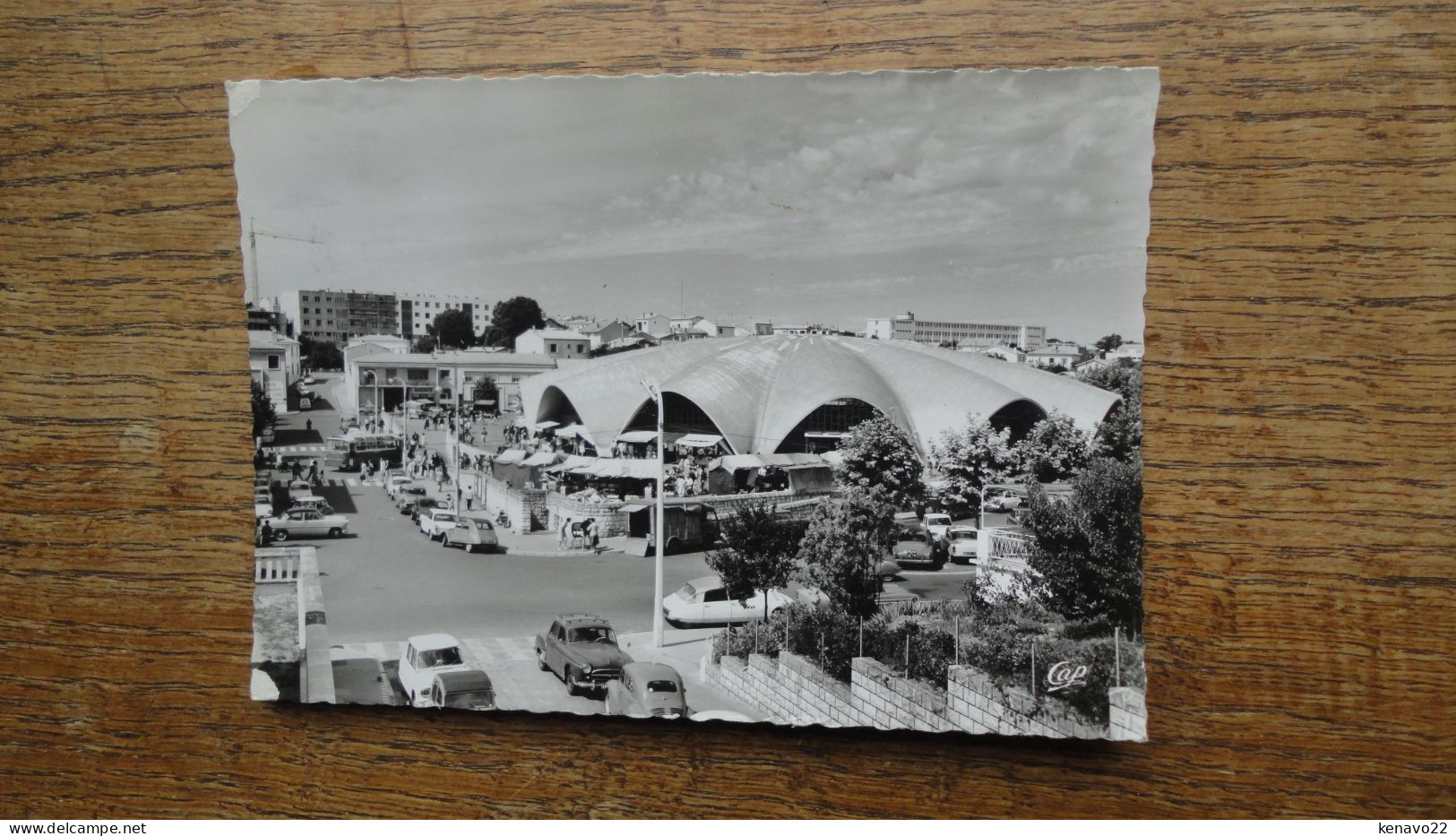 Royan , Le Marché Couvert "" Beau Timbre "" - Rochefort