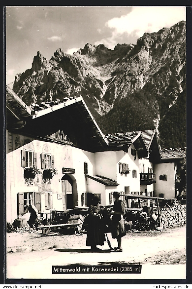 AK Mittenwald, Strassenpartie Mit Karwendel  - Mittenwald