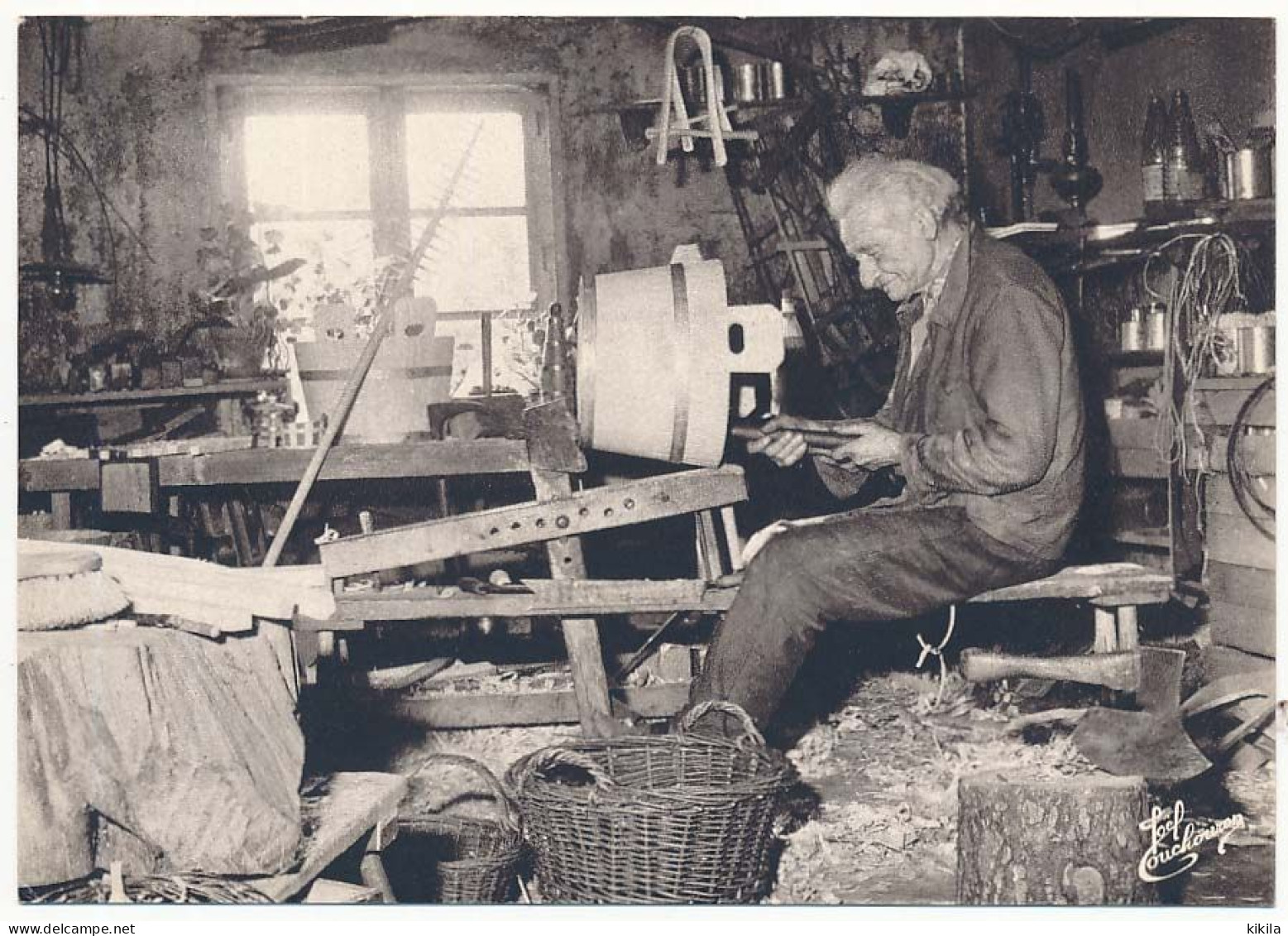 CPSM / CPM 10.5 X 15 Photographe JOËL COUCHOURON Les Vosges Le Boisselier Fabrique  Boisseaux Et Objets En Bois Cintrés - Andere & Zonder Classificatie