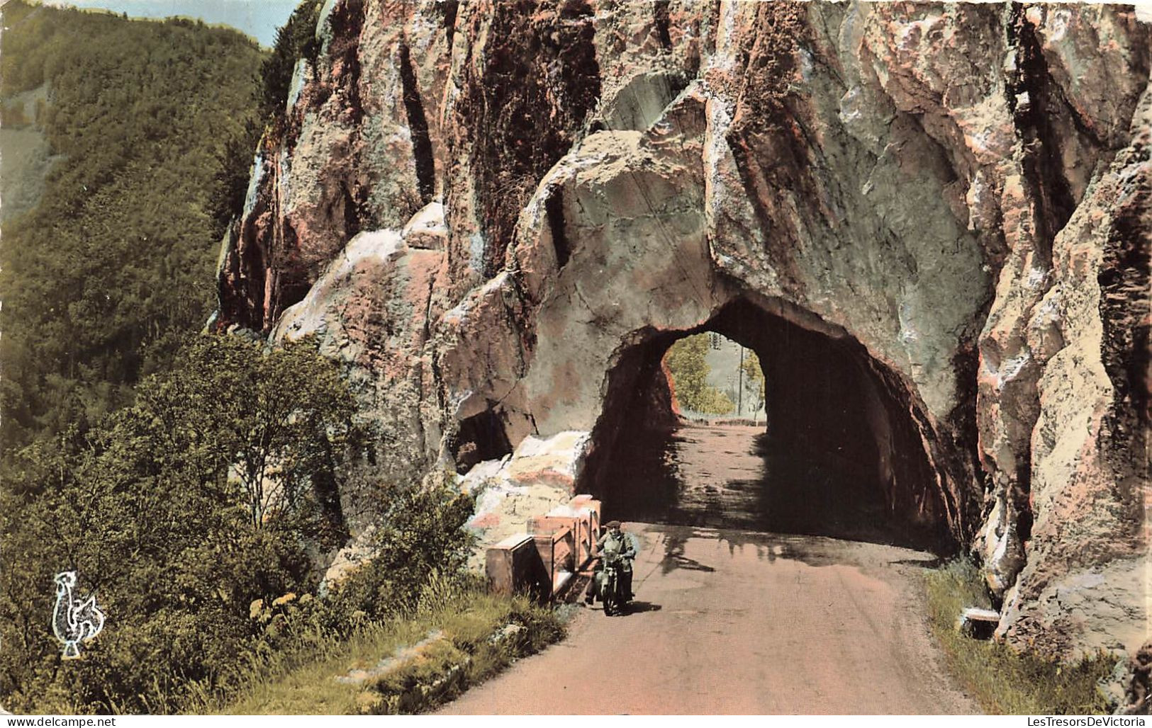 FRANCE - Environs De Saint Claude - Route De Septmoncel - La Roche Percée - Colorisé - Animé - Carte Postale Ancienne - Saint Claude