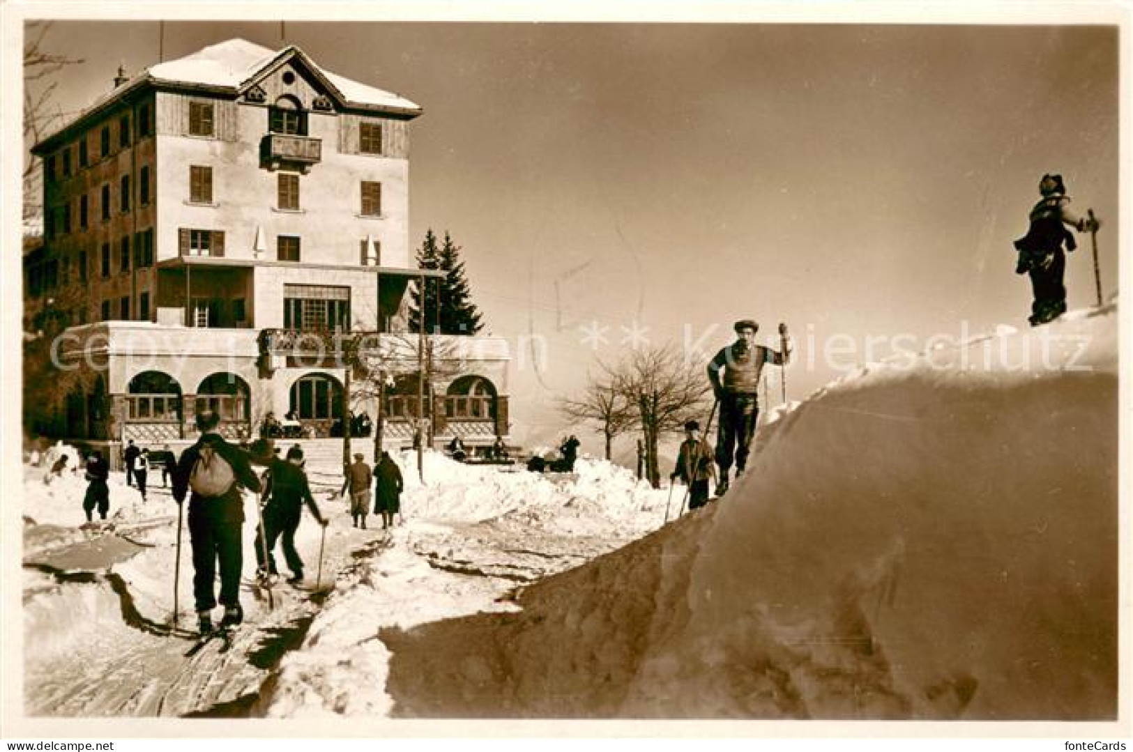 13638292 Mottarone Grand Hôtel En Hiver Des Skieurs Mottarone - Andere & Zonder Classificatie