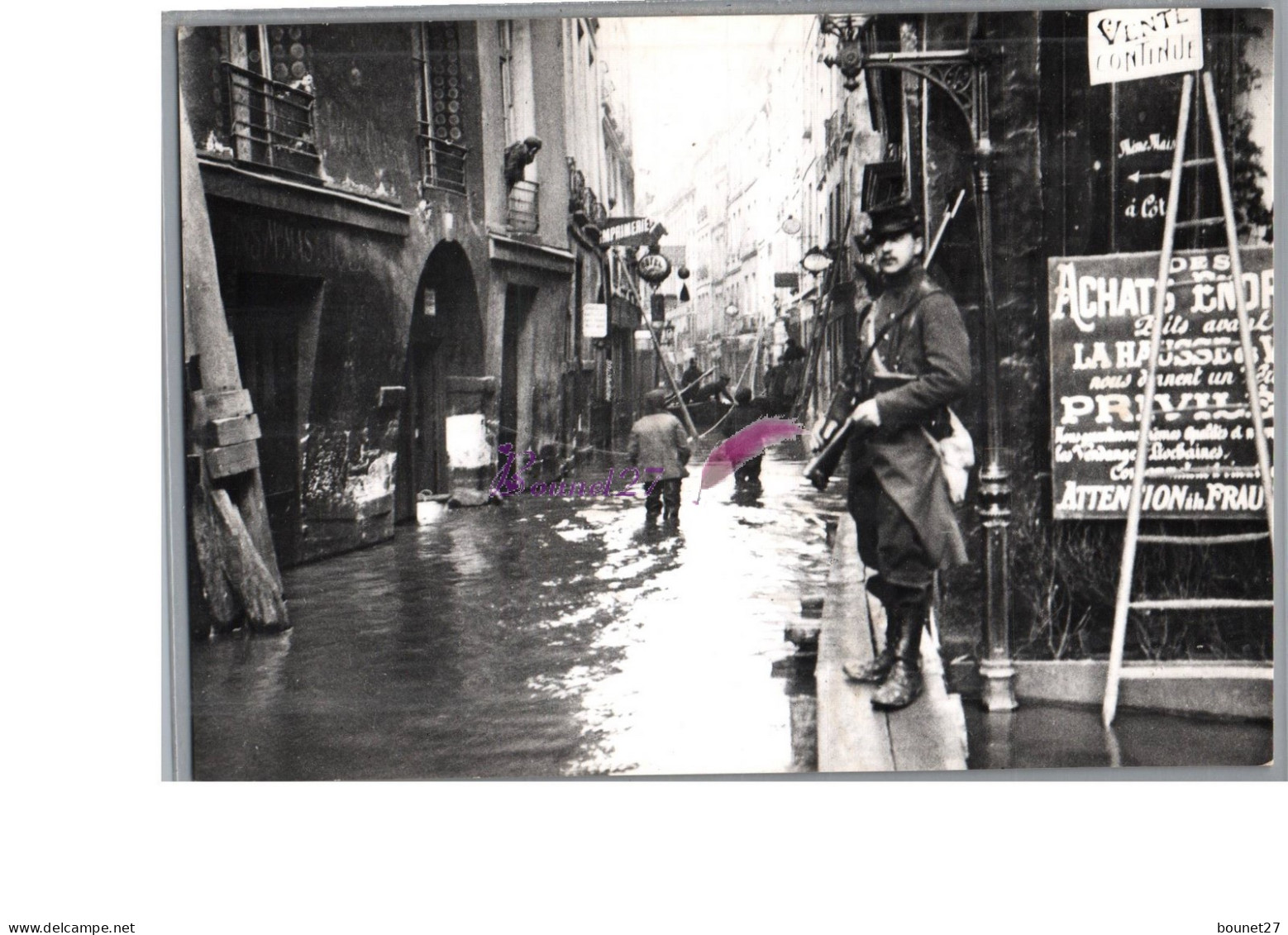 PARIS 1900 - Inondation 1910 Rue De Bievre Carte Repro Ed. Yvon Carte Vierge Soldat Fusil Homme Pied Dans L'eau - Sonstige & Ohne Zuordnung