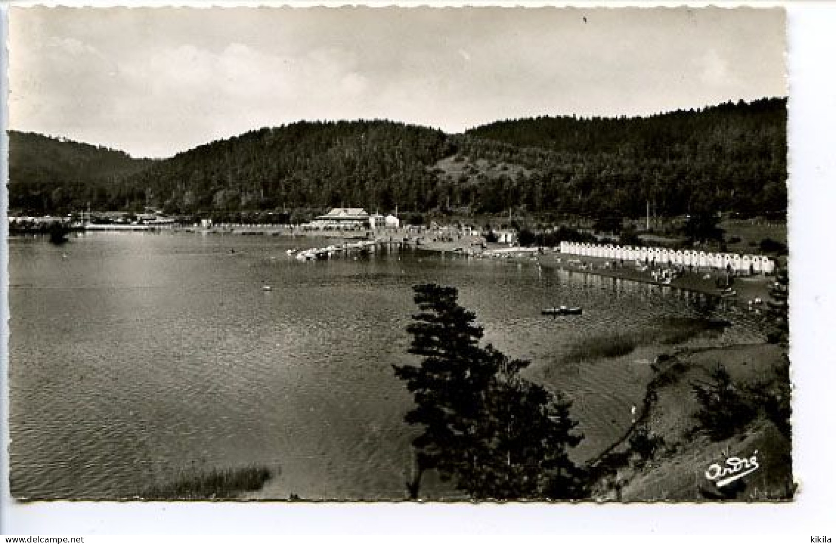 CPSM 9 X 14 Puy De Dôme  Le Lac CHAMBON  877m Vue Générale De La Plage - Other & Unclassified