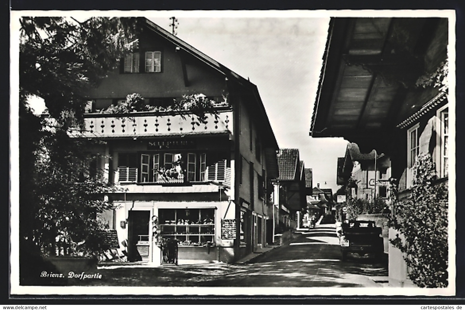 AK Brienz, Ortspartie Mit Haus Sculptures En Bois  - Brienz