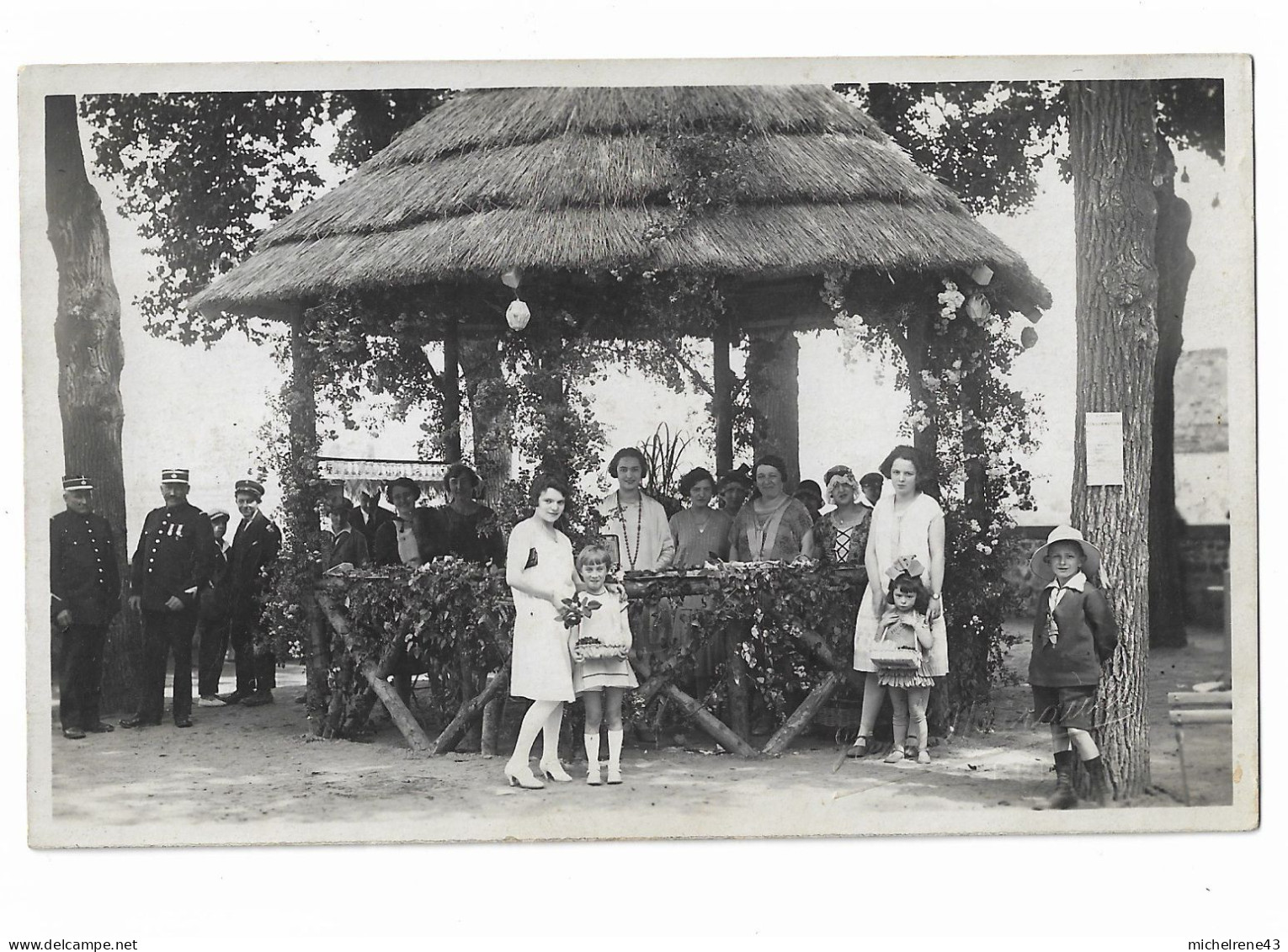 BRIOUDE - Fête Et Buvette - Esplanade De  L' Hotel De Ville - Brioude