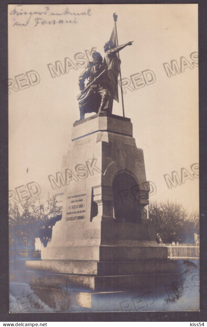 RO 77 - 23916 FOCSANI, Vrancea, Statue, Romania - Old Postcard, Real Photo - Used - 1905 - Romania