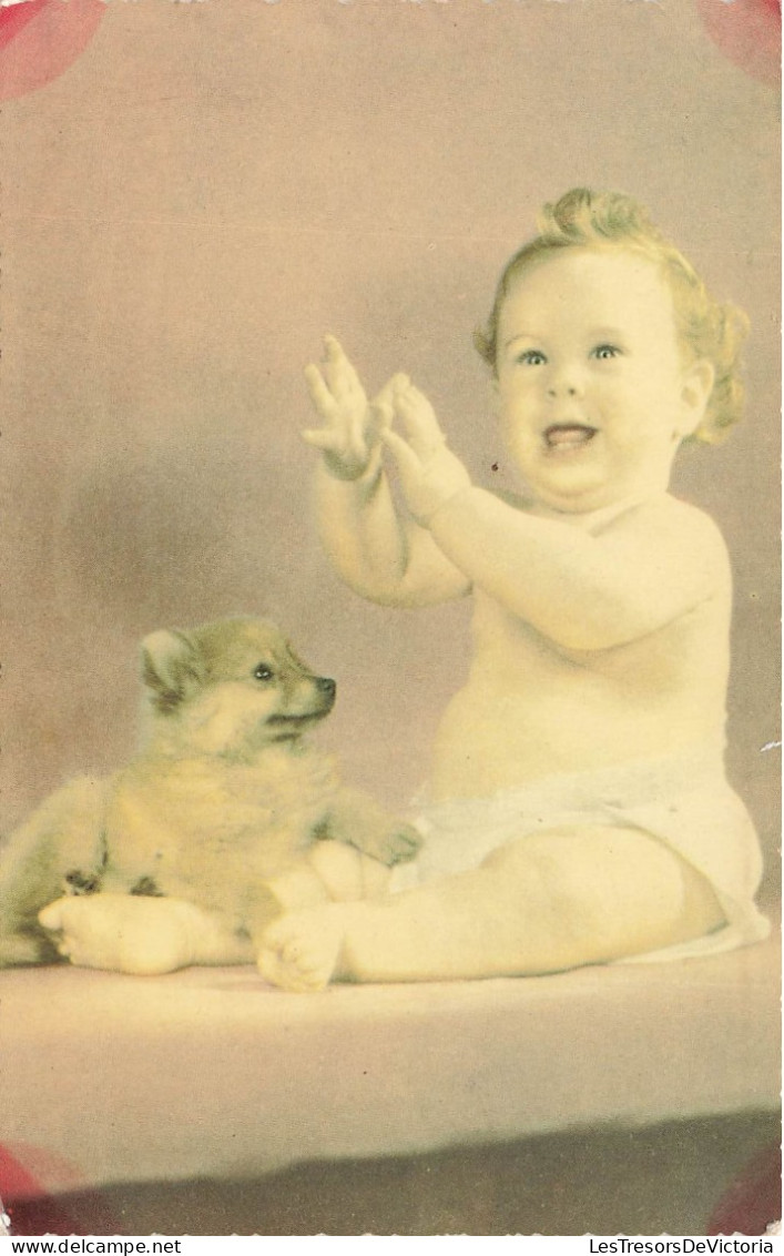 FANTAISIES - Bébé - Chiot - Un Bébé En Train De Taper Dans Ses Mains - Carte Postale Ancienne - Sonstige & Ohne Zuordnung