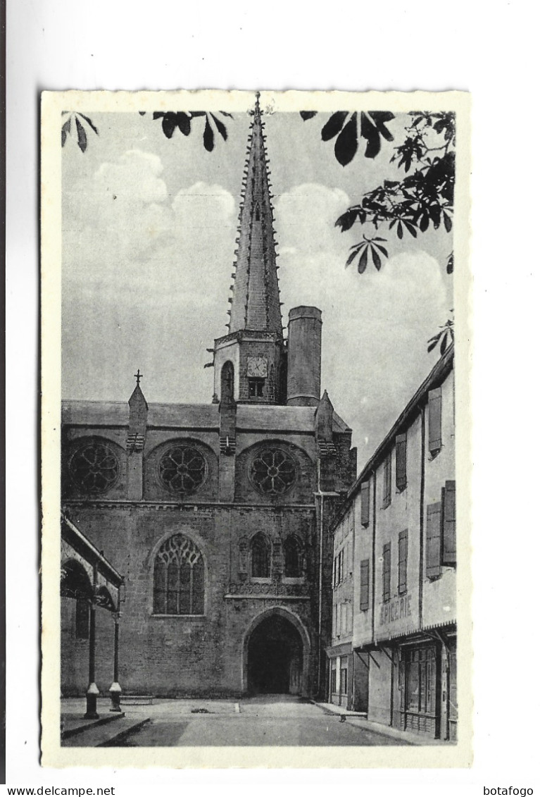 CPA PHOTO DPT 09 MIREPOIX , ENTREE DE   LA CATHEDRALE ET LE CLOCHER - Mirepoix