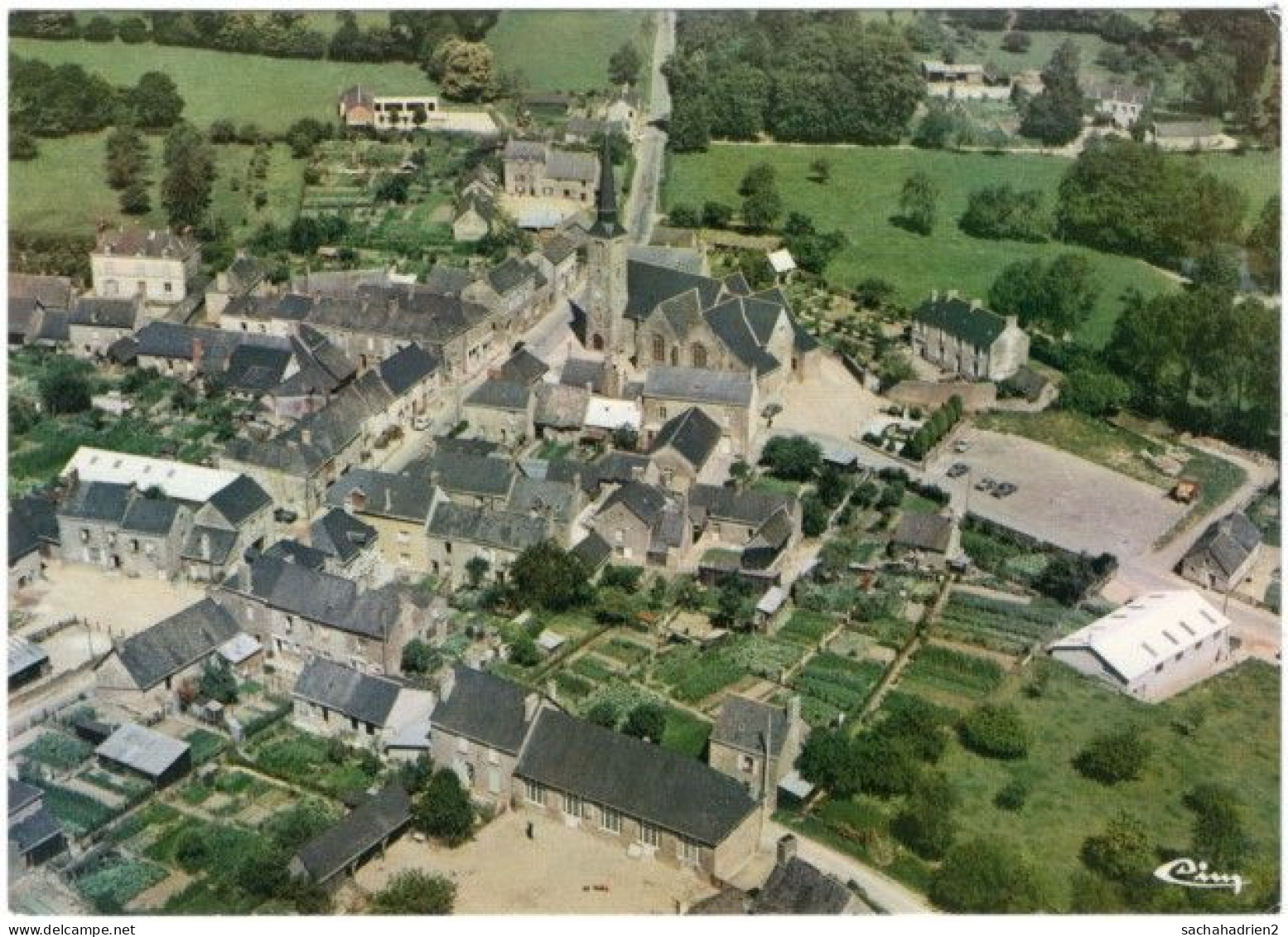 53. Gf. LARCHAMP. Vue Panoramique Aérienne. 8739 - Larchamp