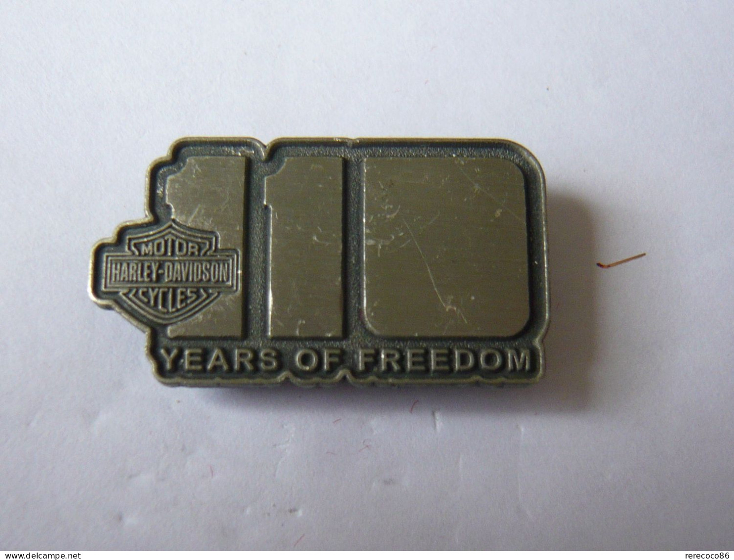 Pin S MOTO HARLEY DAVIDSON YEARS OF FREEDOM 2 ATTACHES - Motos