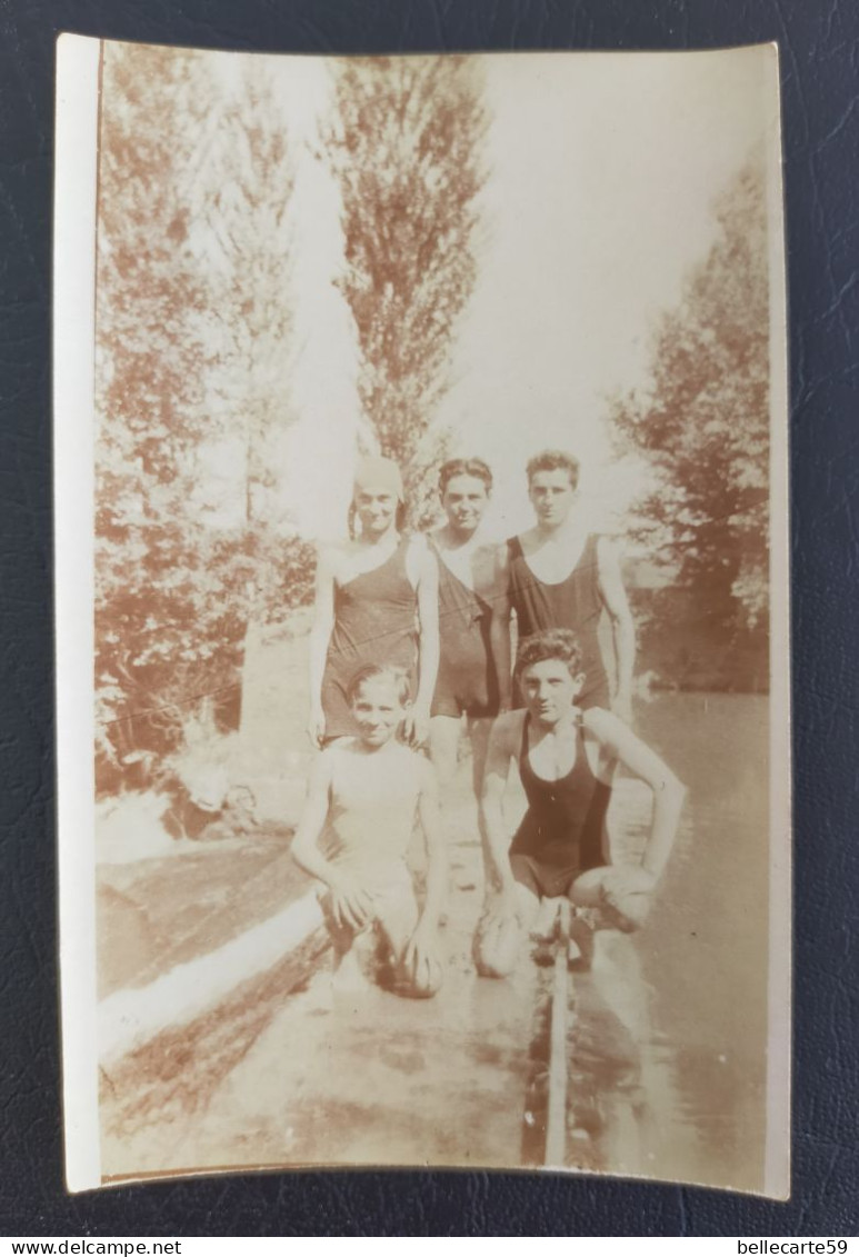 Photos Ancienne Groupe De Garçons En Maillot De Bain - Anonyme Personen