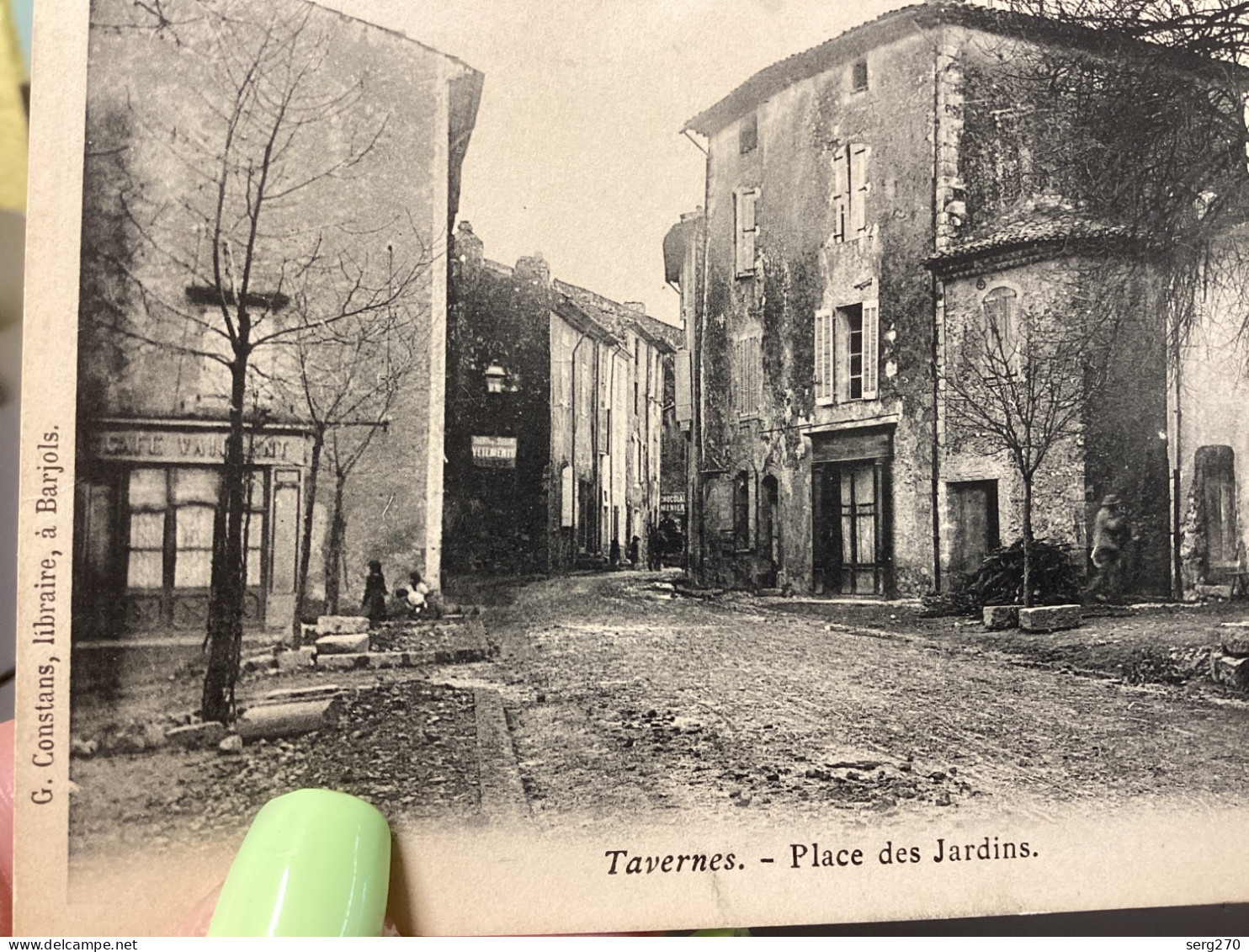 TAVERNES-place Des Jardins - Tavernes