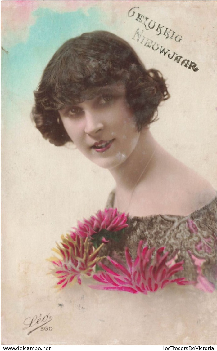 FETES - VOEUX - Nouvel An - Gelukkig Nieuwjaard - Femme Souriante - Colorisé - Carte Postale Ancienne - Nieuwjaar