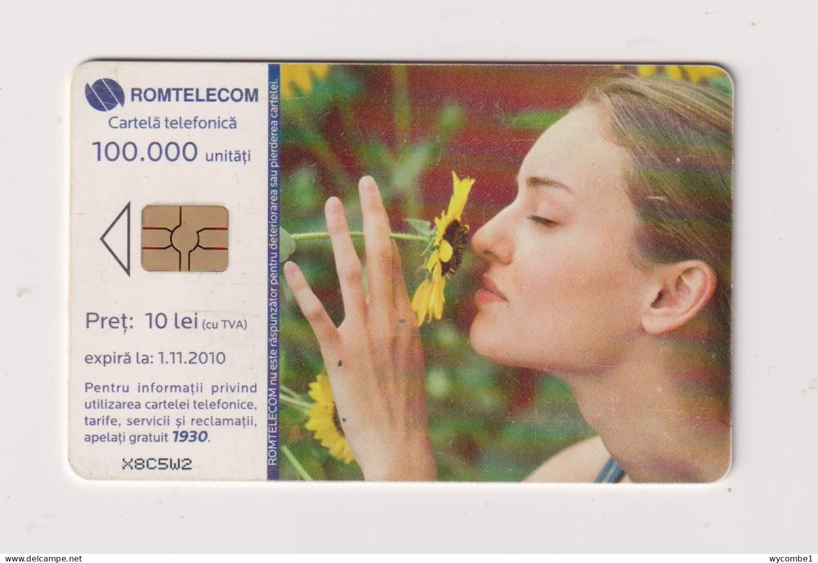 ROMANIA - Woman Smelling Flower Chip  Phonecard - Roemenië